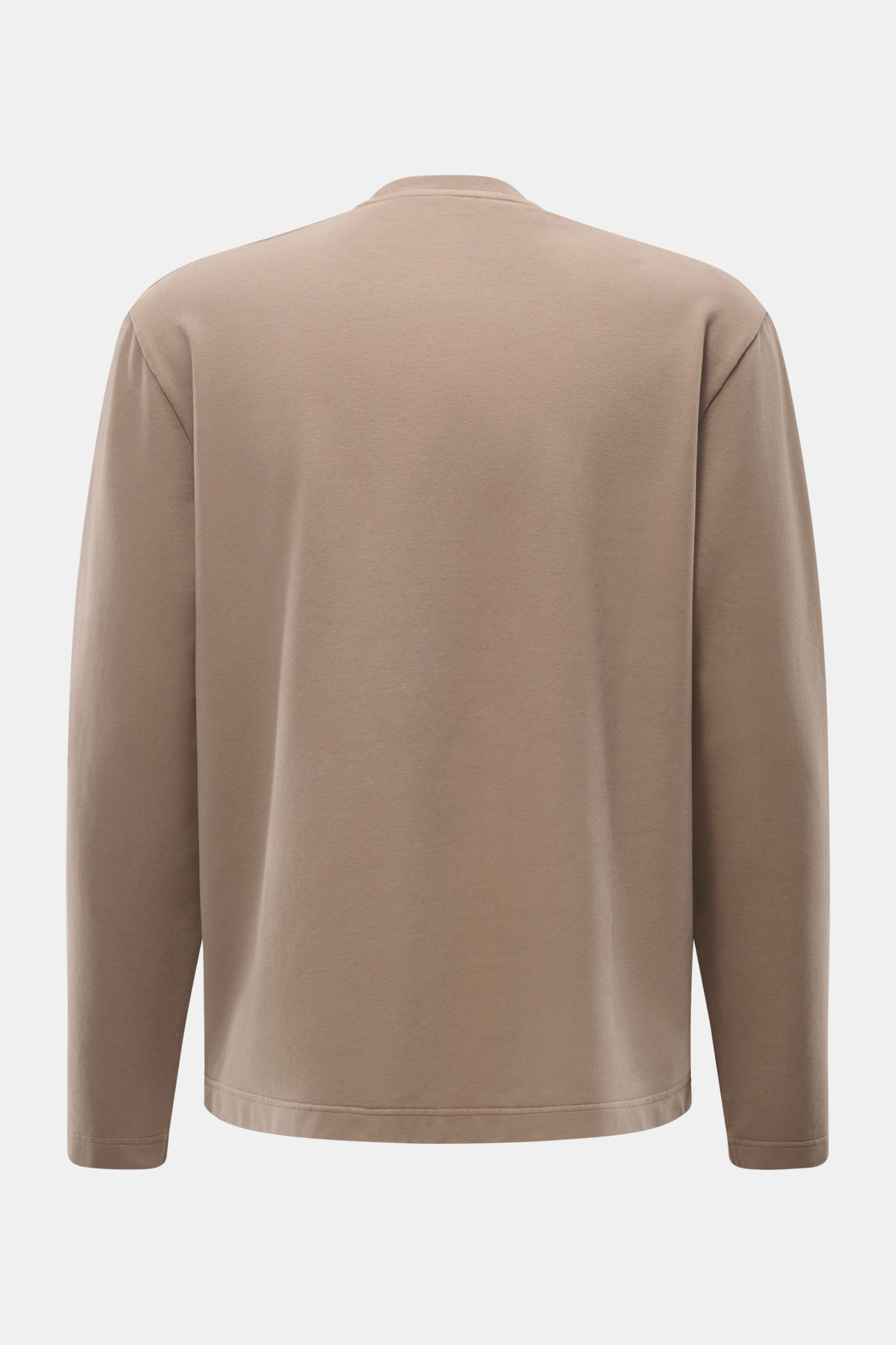 04651/ A trip in a bag Rundhals-Longsleeve 'If Tee' taupe, Rückansicht, Oversized Fit, elastische Baumwolle, weicher Griff, Weblabel seitlich.