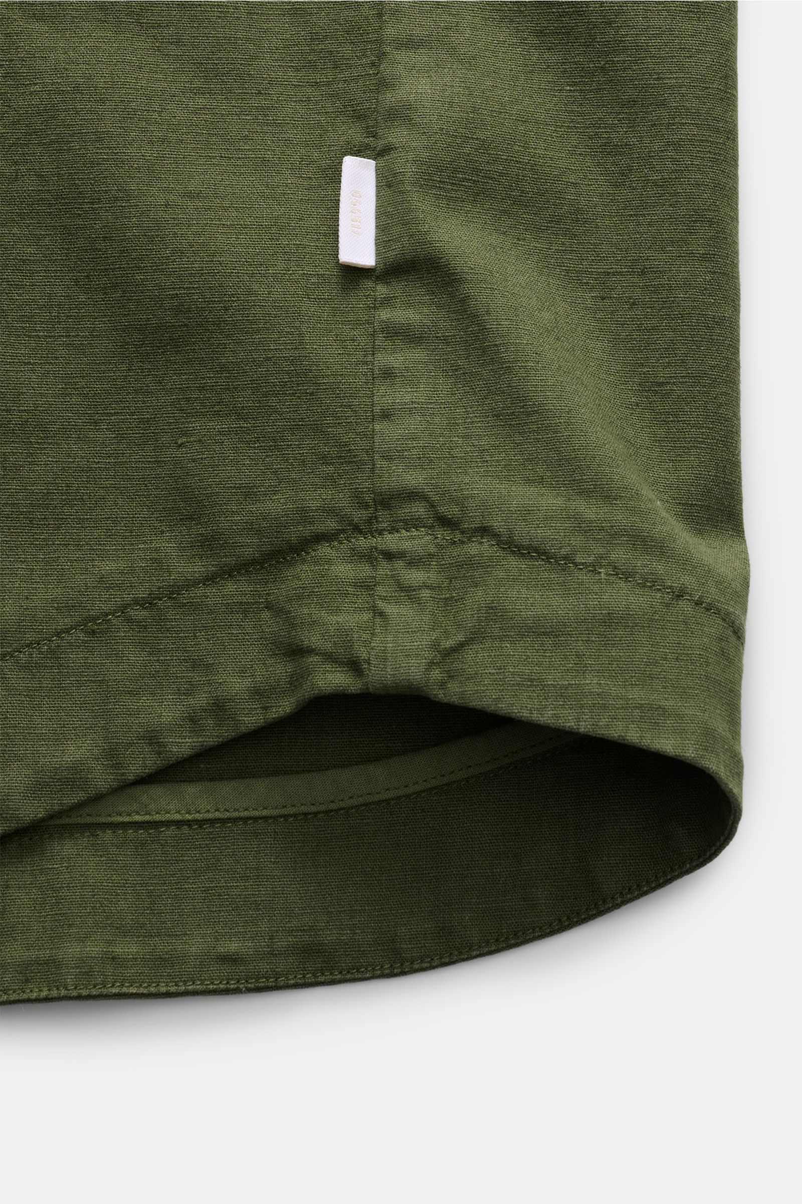 Close-up front-side view of the hem and fabric detail of the 04651/ A trip in a bag Overshirt 'Linen Travel' navy, showing stitching and texture.

The lightweight overshirt 'Linen Travel' by 04651/ A TRIP IN A BAG made of a high-quality linen-cotton 