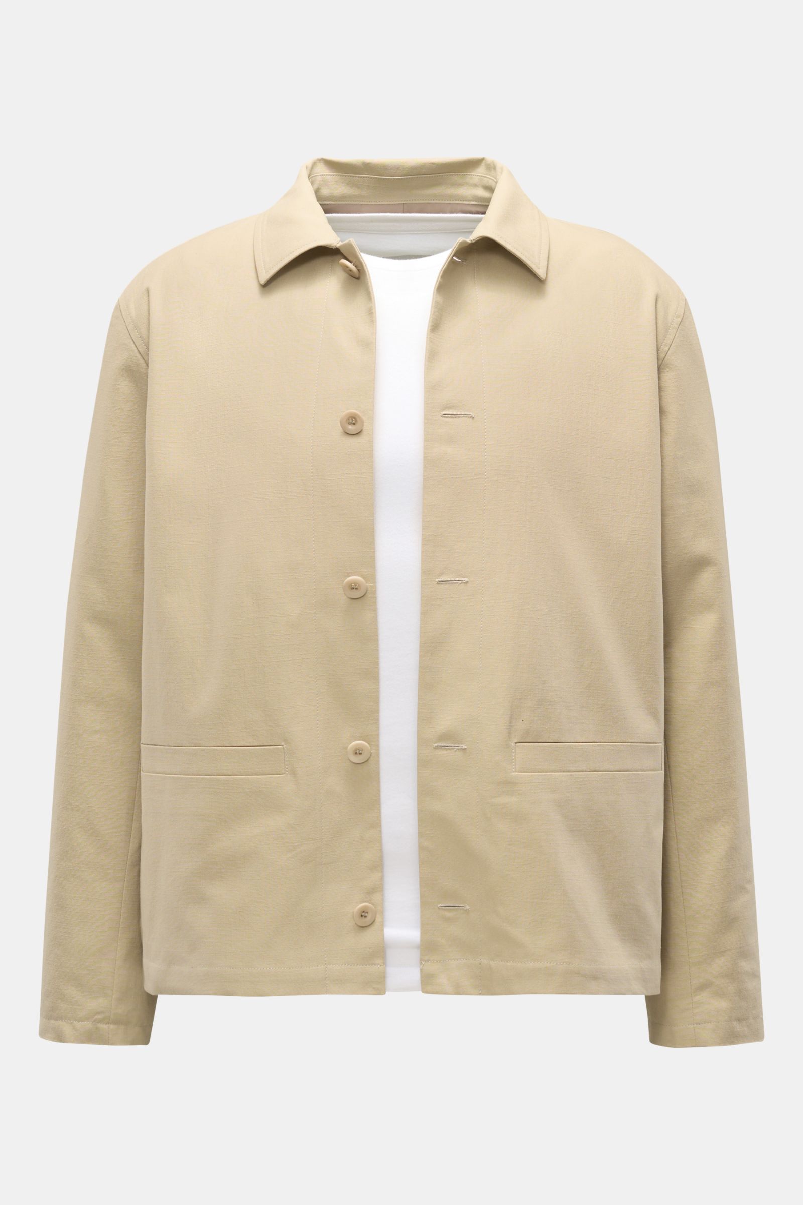 Front view of A.P.C. Overshirt 'Rodney' beige in pure cotton with turn-down collar, button placket, and hip pockets.