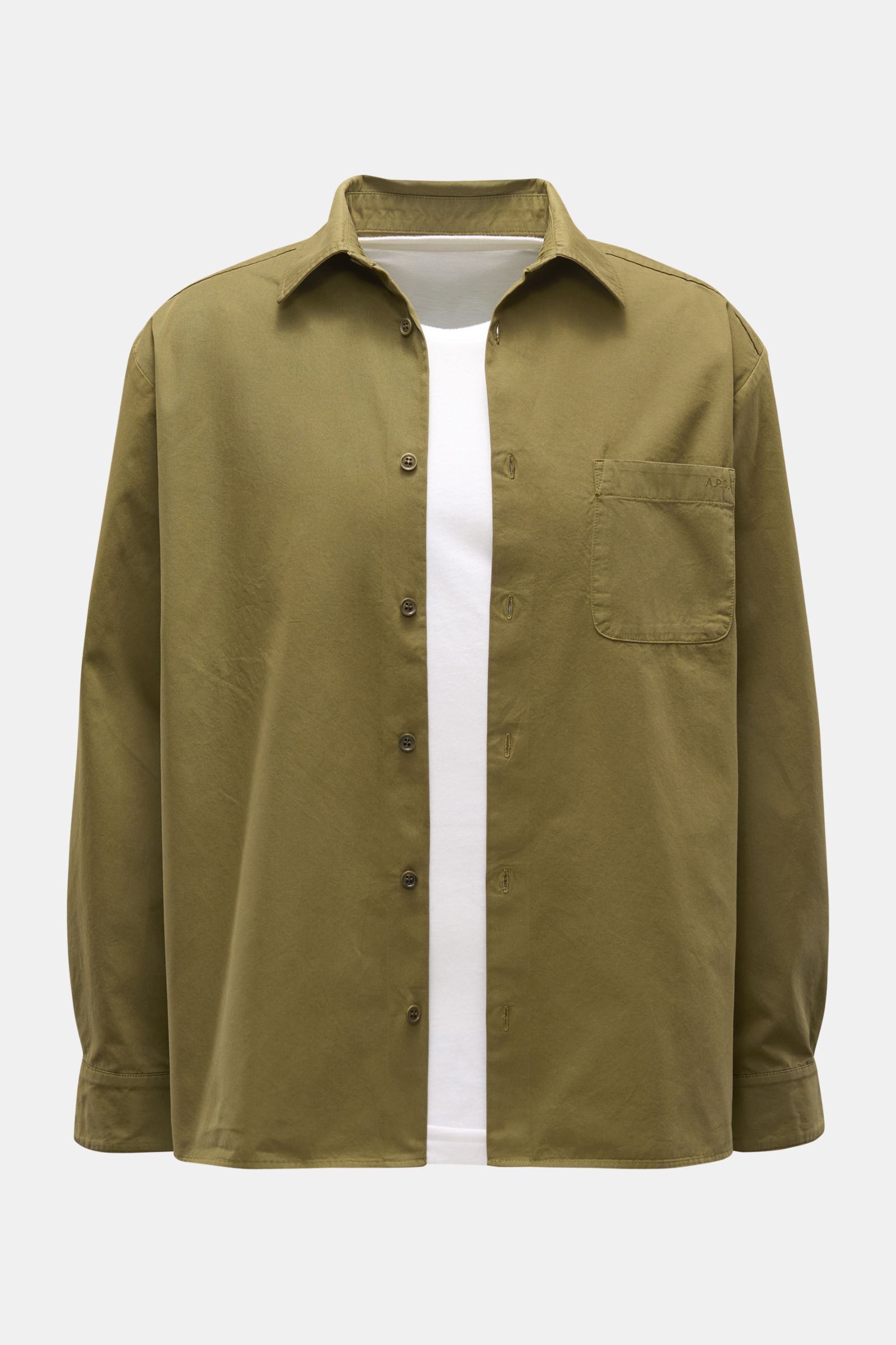 A.P.C. Overshirt 'Malo' oliv, frontal fotografiert, aus feinem Baumwoll-Twill mit Umlegekragen, Sieben-Knopf-Leiste, Brusttasche, Sportmanschette, regular fit und gerundetem Saum.