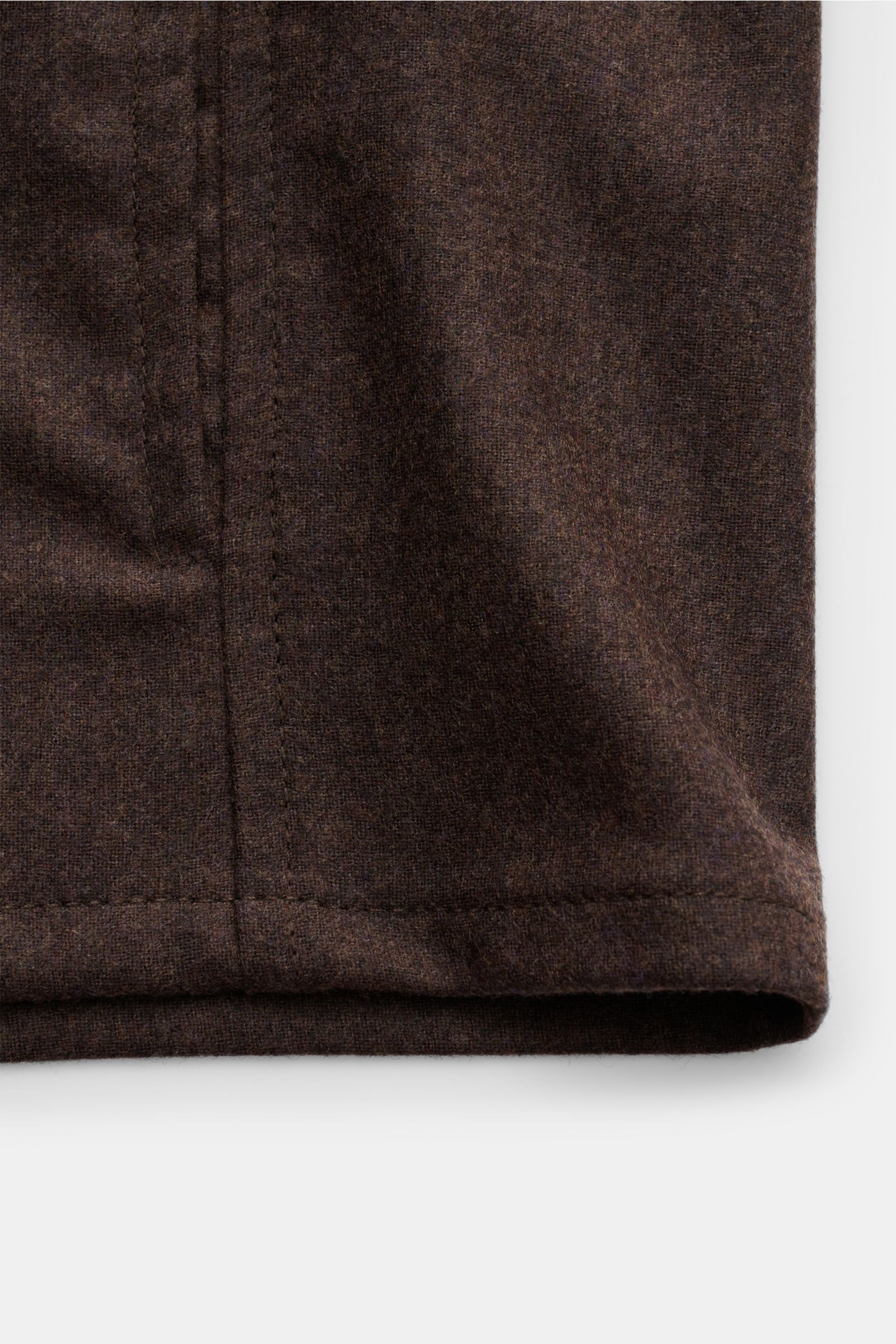 Marco Pescarolo Overshirt 'Urus' dunkelbraun meliert, Detailaufnahme des geraden Saumverlaufs aus Wolle-Cashmere mit feiner Webstruktur.