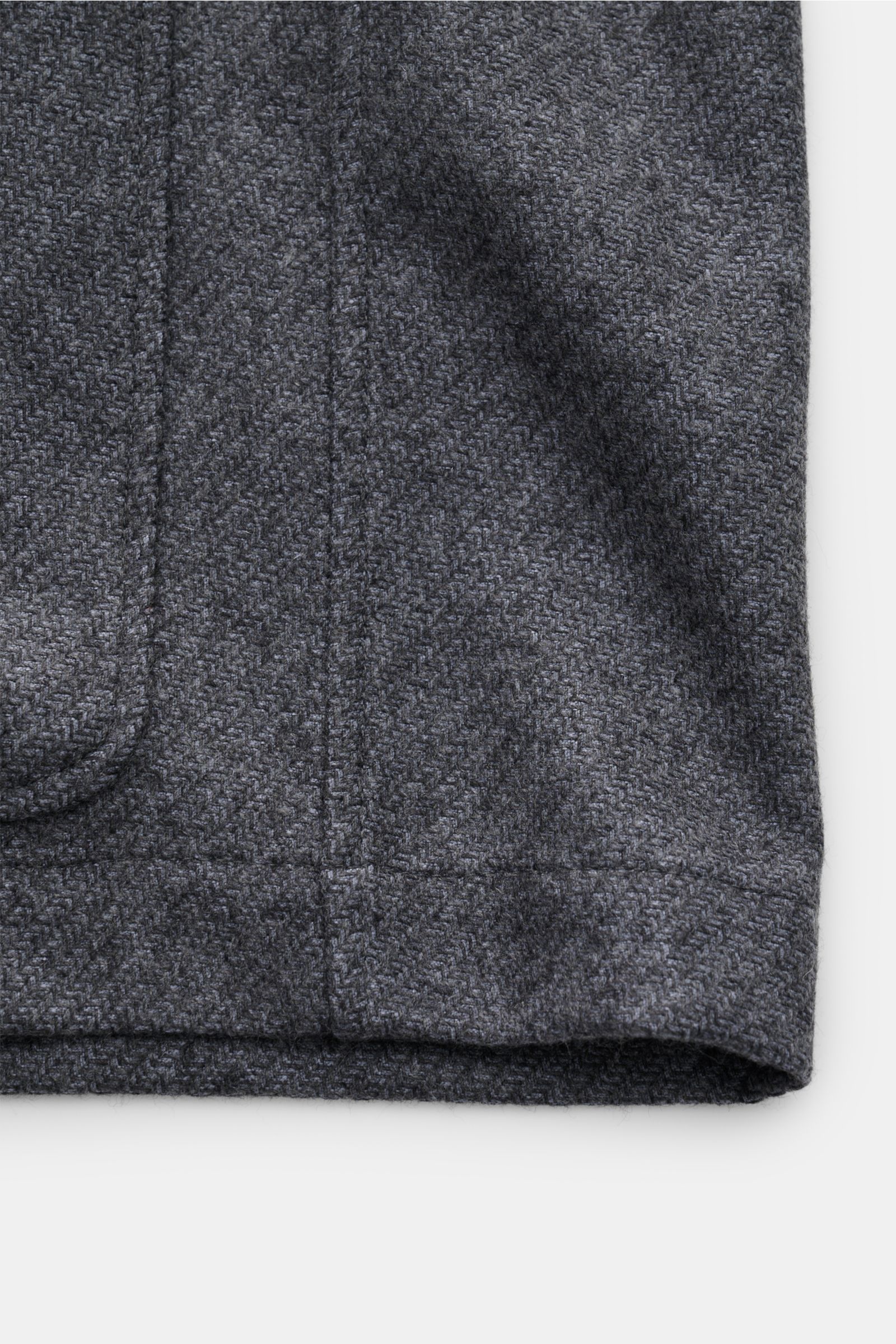 Piacenza 1733 Overshirt dunkelgrau meliert, Detailansicht unten, weicher Cashmere-Seide-Mix mit feiner Web-Struktur und Oversized Fit.