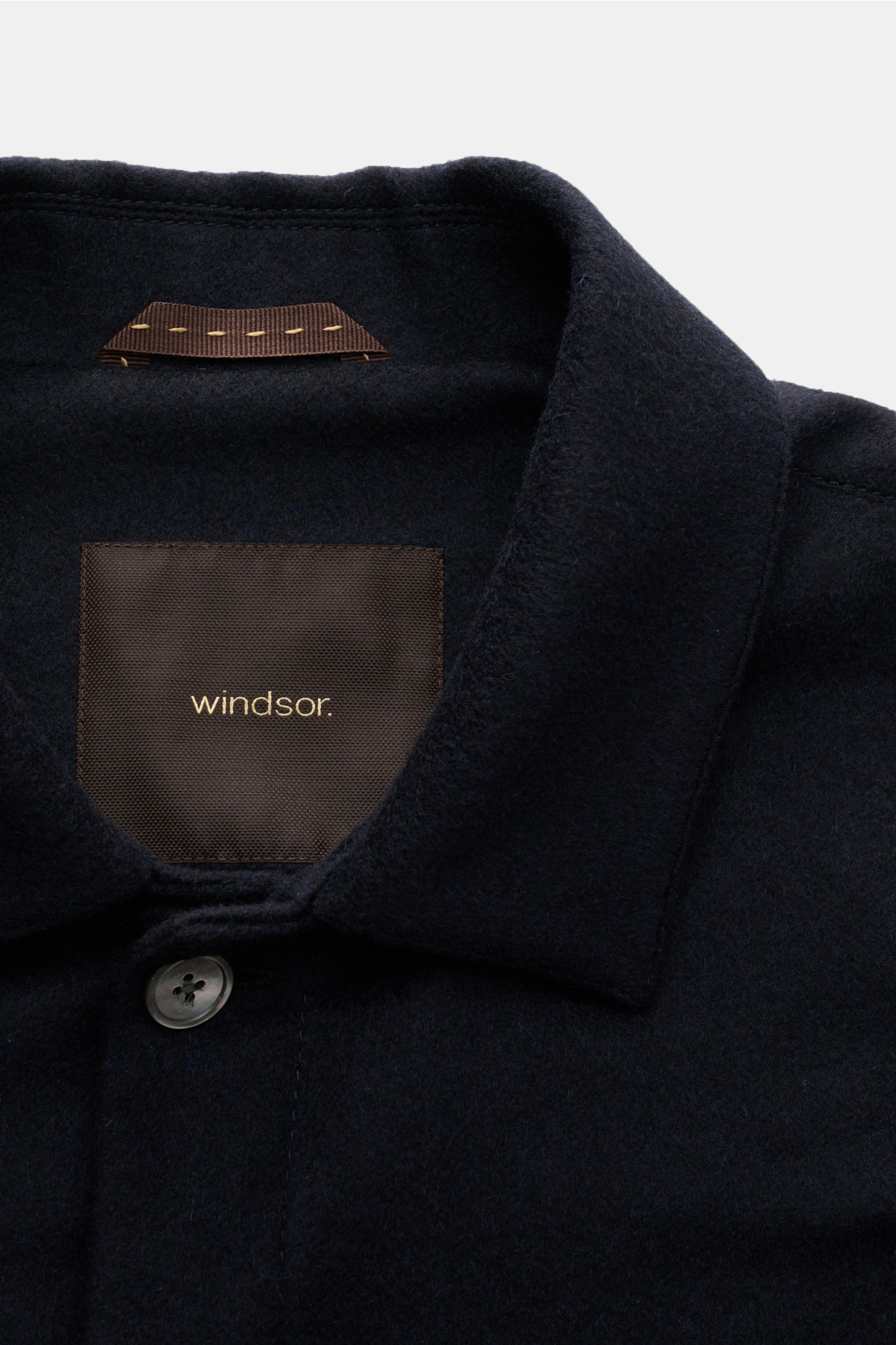 Windsor Cashmere Overshirt 'Lavoro' navy in Nahaufnahme von oben, reiner Cashmere, weicher Griff, Regular Fit, Umlegekragen, Perlmuttknopf.