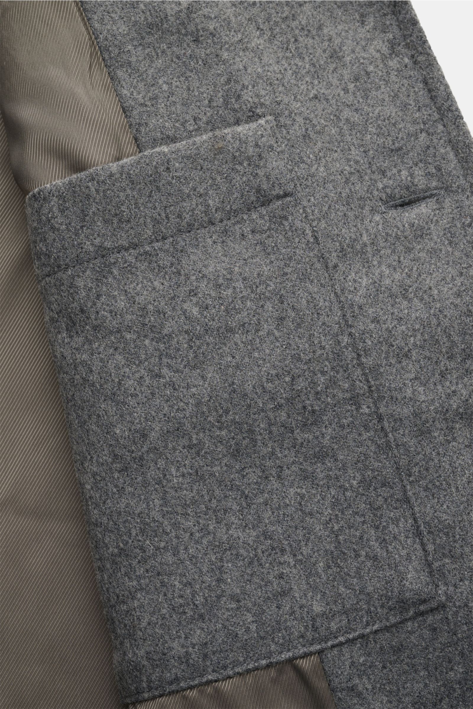 A.P.C. Overshirt 'Jamie' grau meliert, Detailaufnahme von innen mit weichem Futter, aufgesetzter Brusttasche und hochwertigem Woll-Microfaser-Mix.