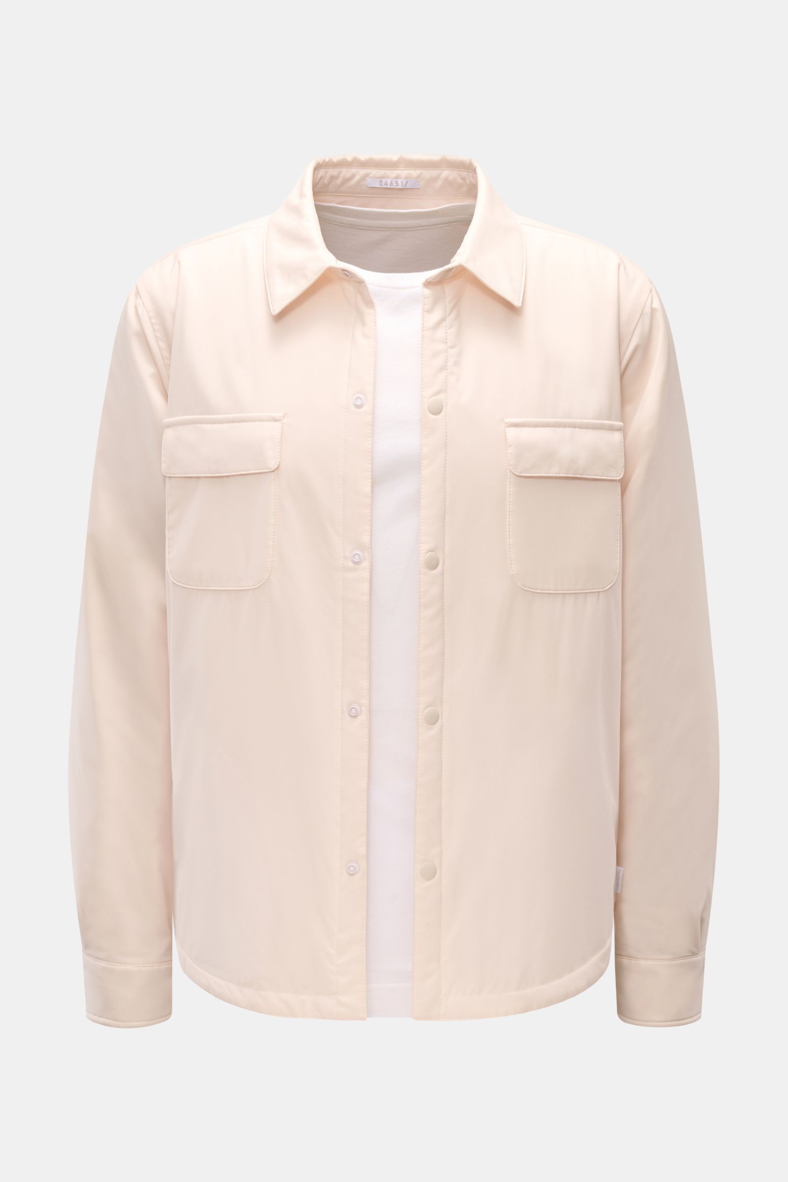 Front view of the 04651/ A trip in a bag Overshirt 'Travel' creme, a superlight, slim fit, wind- and water-repellent overshirt with snap button placket, chest flap pockets, side seam pockets, buttoned cuffs, natural stretch, light padding, tonal lining, a