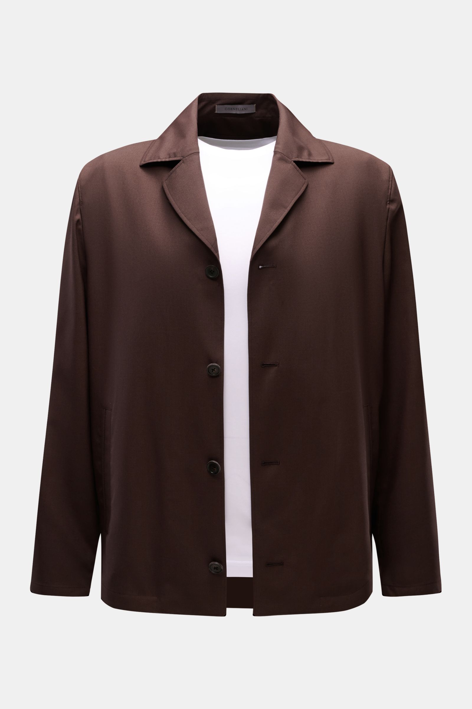 Corneliani Overshirt dunkelbraun, Slim Fit, feine Schurwoll-Seidenqualität, glatter Griff, fallendes Revers, Vier-Knopf-Leiste, paspelierte Hüfttaschen, Unconstructed Design, frontal fotografiert.