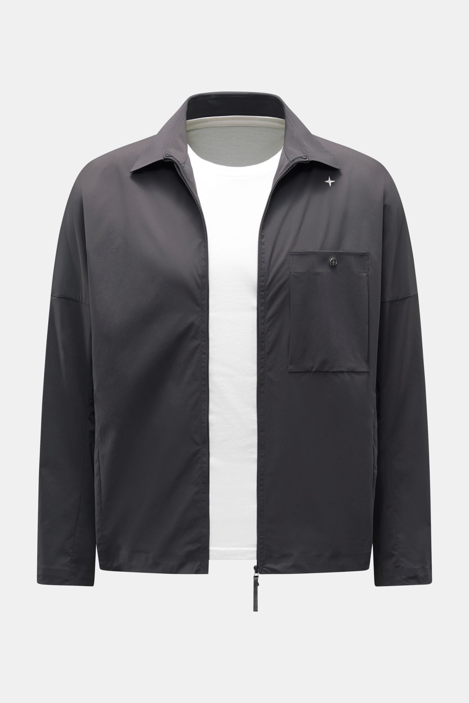 Stone Island Jacke 'Stellina' dunkelgrau, Overshirt-Design, Frontansicht, Microfaser, Regular Fit, Zwei-Wege-Reißverschluss, Brusttasche, Umlegekragen, Knopfärmel, unconstructed Design.