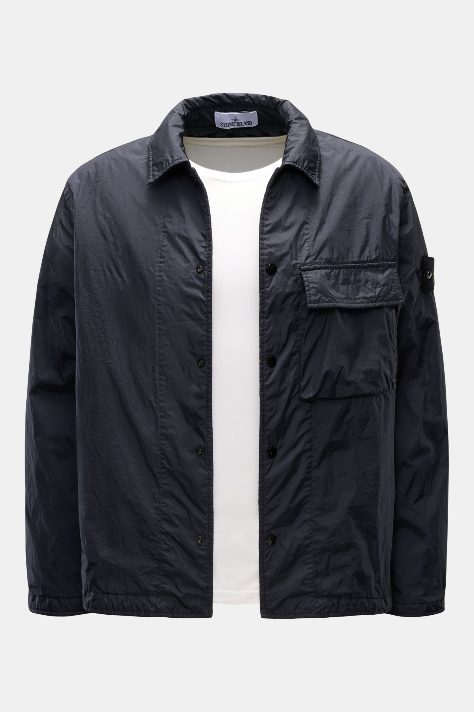 Stone Island Overshirt 'Crinkle Reps' navy, Slim Fit, wind- und wasserabweisend, Microfaser, Druckknopfleiste, Umlegekragen, Kompass-Badge, Brusttasche, regulierbare Ärmel, Frontansicht.