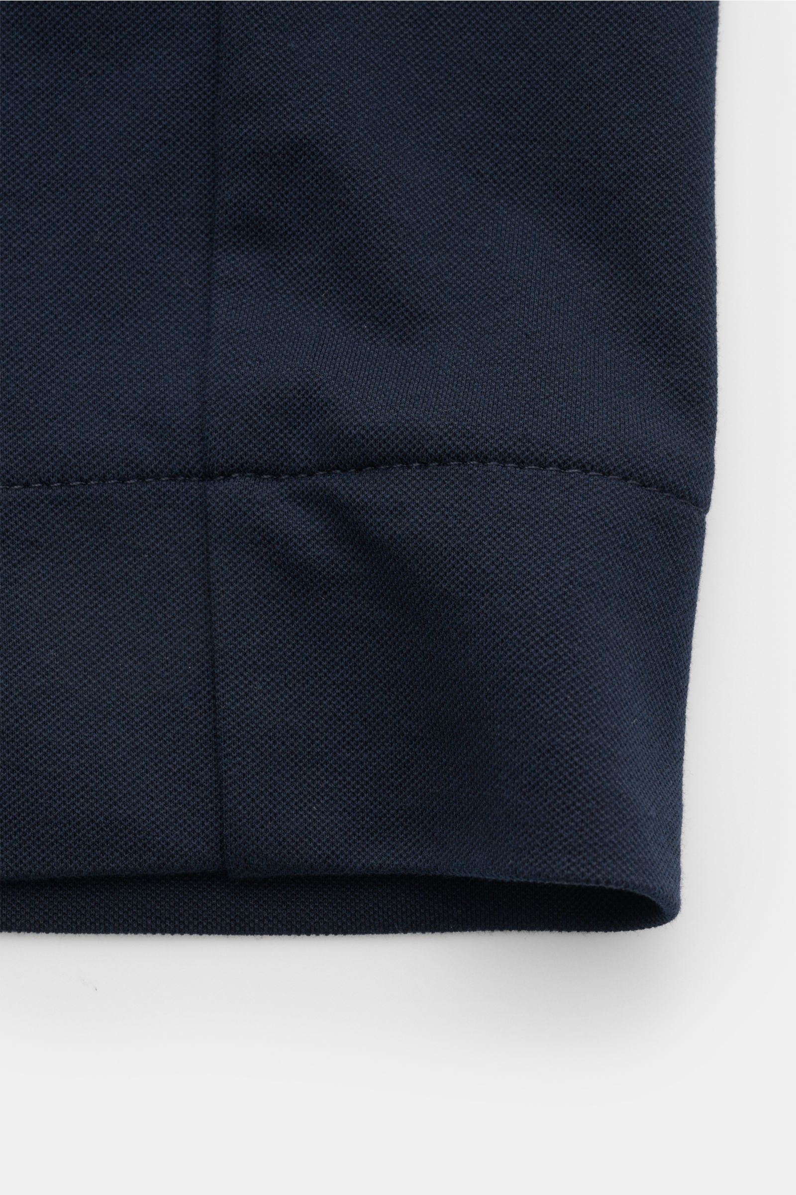 Circolo 1901 Overshirt navy, Detailfoto der Ärmelmanschette aus elastischem Piqué-Baumwollstoff mit Slim Fit, Struktur und Naht.