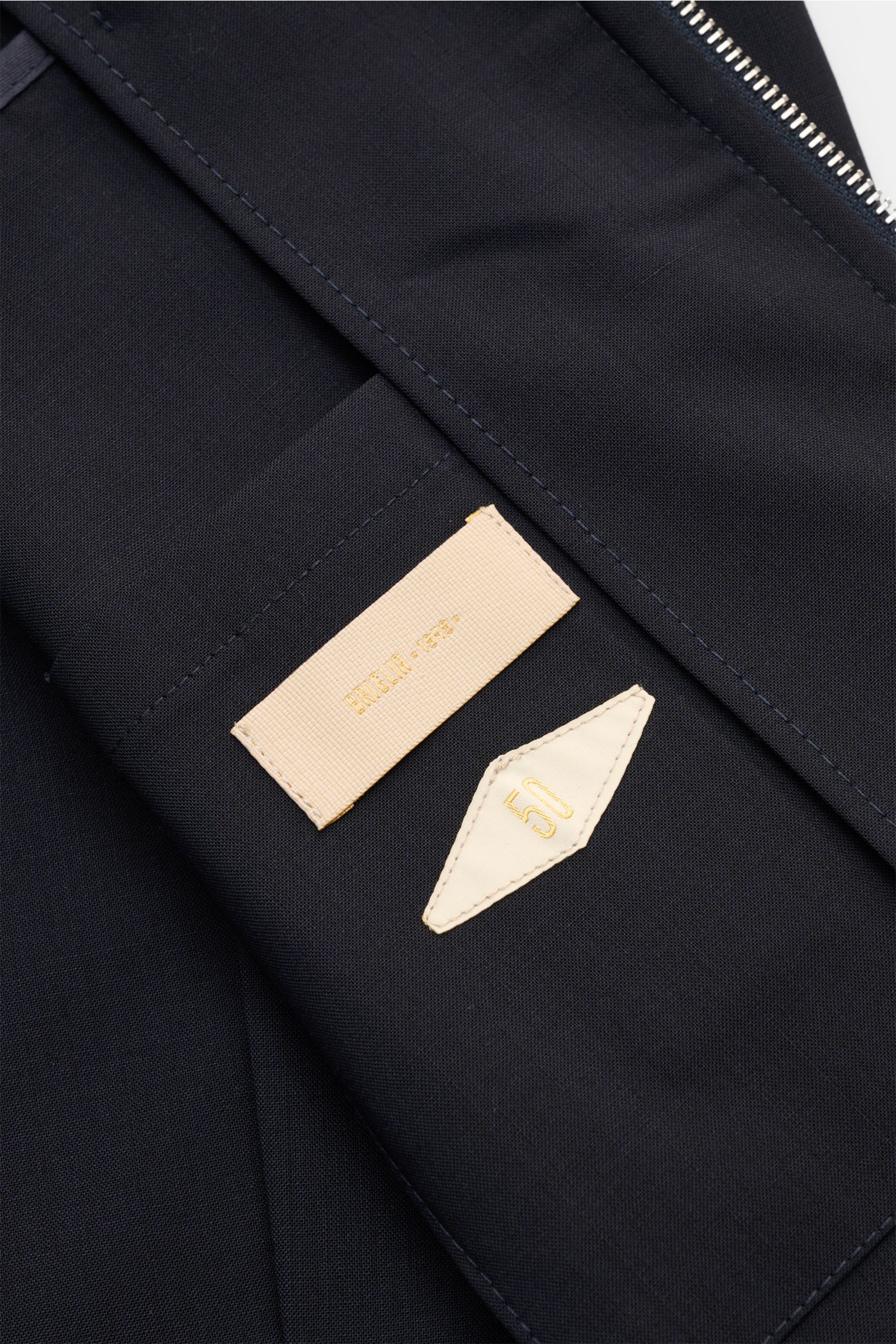 Briglia 1949 Overshirt 'Bill' navy, Detailaufnahme des Innenteils mit Label, glatter Woll-Microfaser-Mix, melierte Optik, Slim Fit.