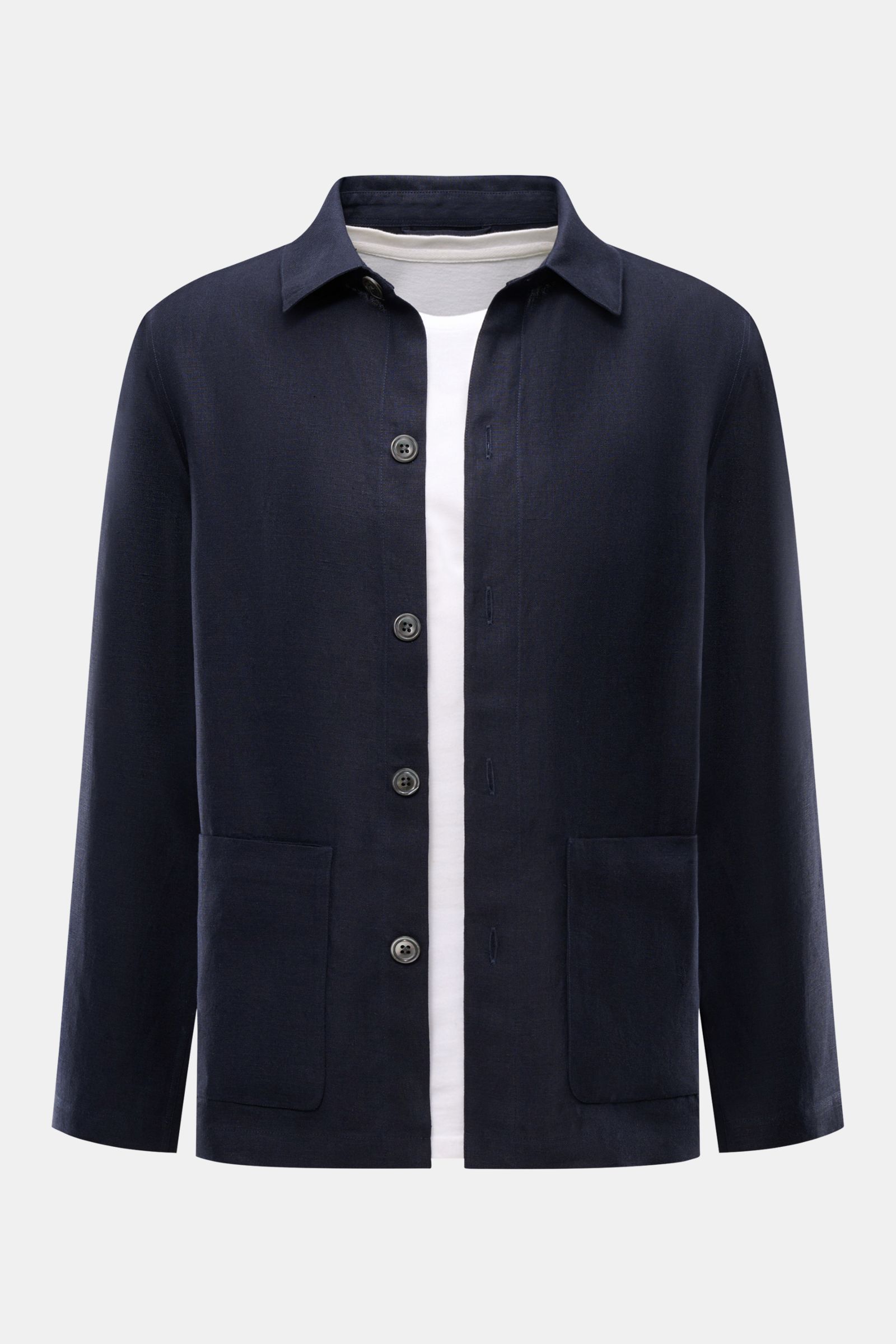 Frontansicht des 04651/ A trip in a bag Overshirt 'Linen Jacket' navy aus reinem Leinen, Slim Fit, mit Umlegekragen, Knopf-Leiste und Fronttaschen.