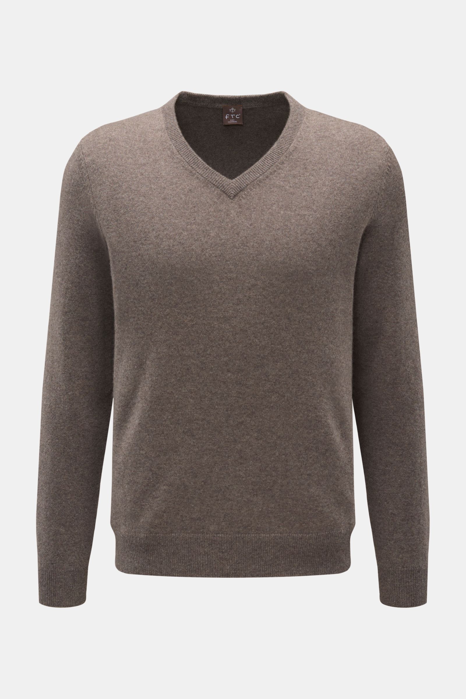 FTC Baby-Cashmere V-Neck Pullover graubraun meliert shown from the front, slim fit with V-neck, ribbed cuffs, ultrasoft baby cashmere, fine knit texture.

Der Pullover mit V-Ausschnitt ist ein Klassiker der Herrenmode, der in keinem Kleiderschrank fehl