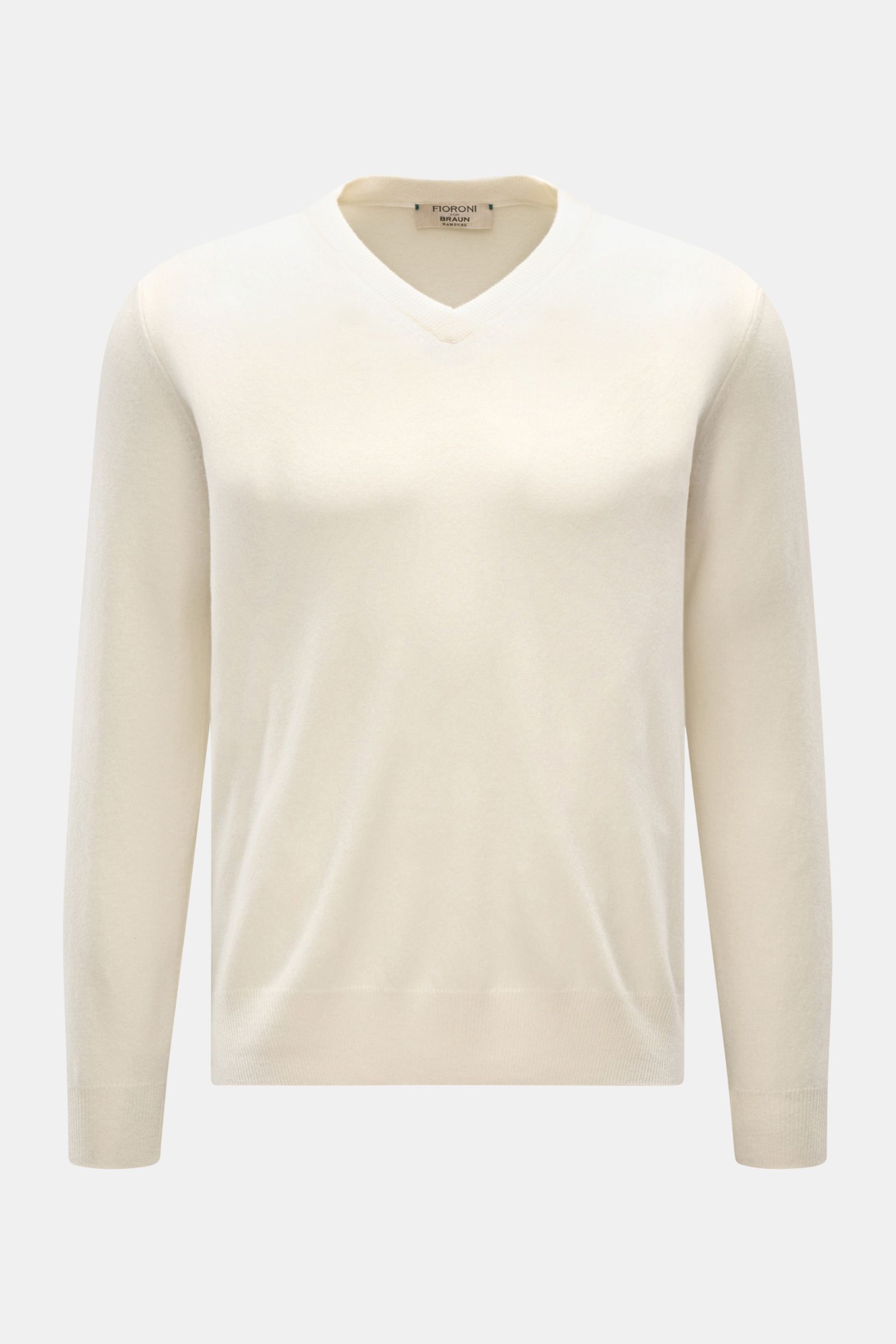 Fioroni Cashmere V-Neck Pullover creme, frontal fotografiert, Slim Fit, reiner Baby-Cashmere, sehr weich, feines Strickbild, flexible Rippbündchen.