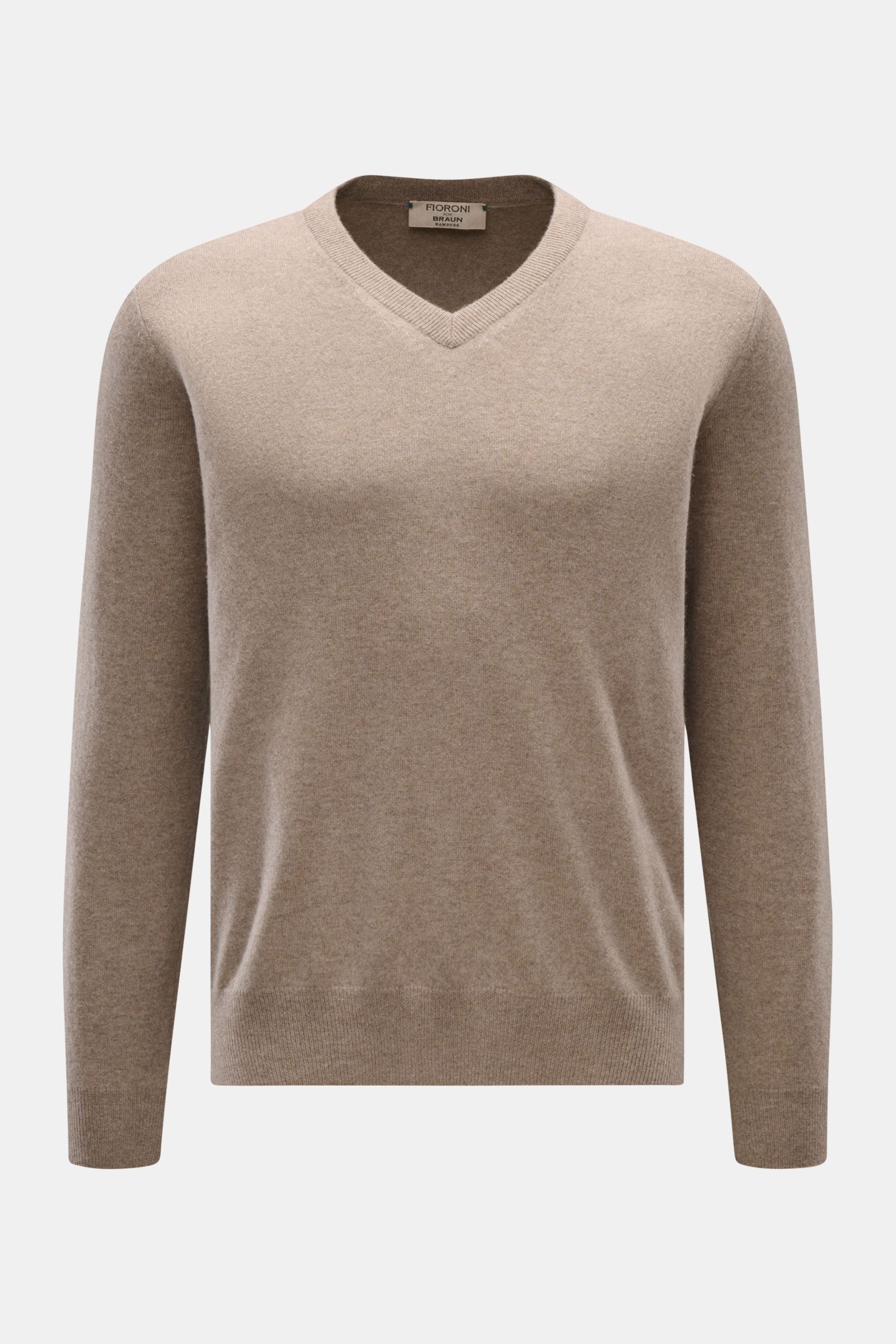Fioroni Cashmere V-Neck Pullover taupe, frontal fotografiert, Slim Fit, reiner Baby-Cashmere, sehr weich, feines Strickbild, flexible Rippbündchen.