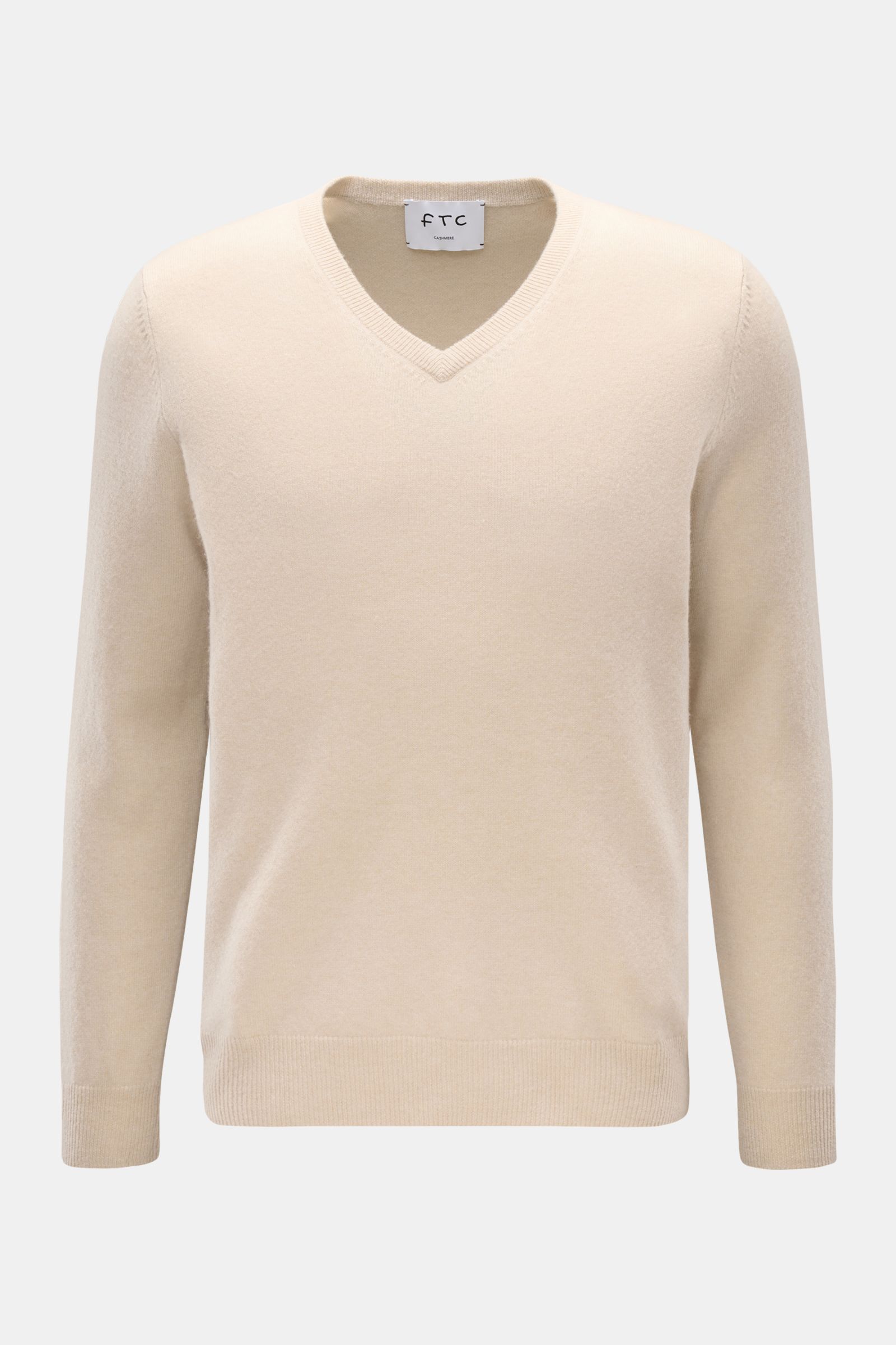 FTC Cashmere V-Neck Pullover beige frontale Ansicht, Slim Fit, V-Ausschnitt, feines Strickbild, reiner Fair-Trade-Cashmere, weich, Rippbündchen.