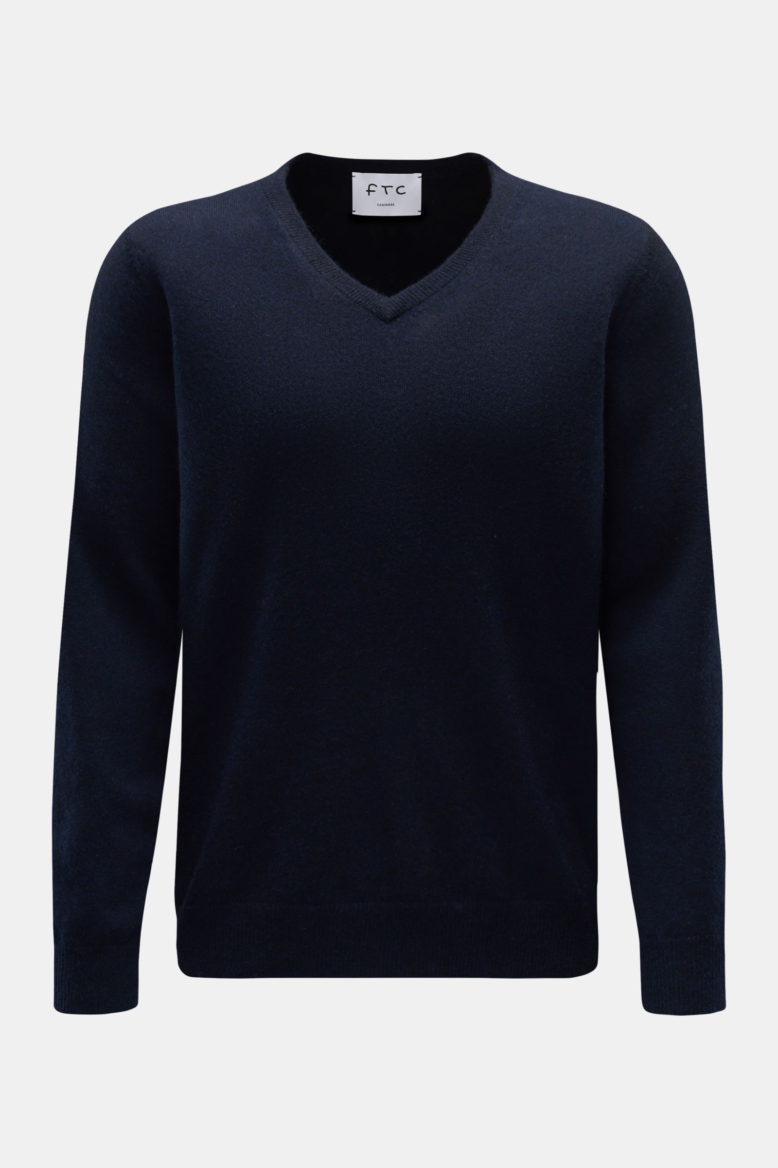 FTC Cashmere V-Neck Pullover navy, frontal fotografiert, Slim Fit mit feinem Strickbild, weicher Griff, V-Ausschnitt, Rippbündchen, Fair-Trade-Cashmere.