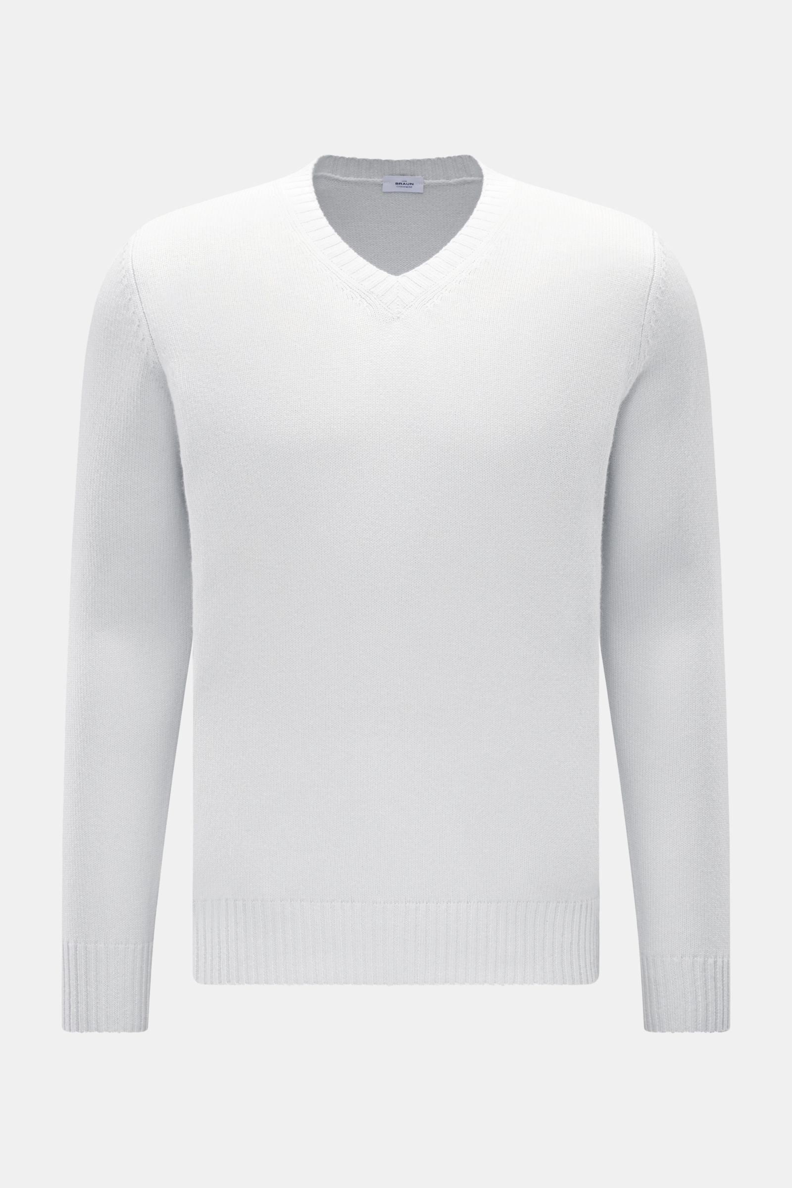 Frontale Nahaufnahme des von Braun Cashmere V-Neck Pullovers hellgrau mit mittelfeinem Strickbild, V-Ausschnitt und elastischen Rippbündchen.