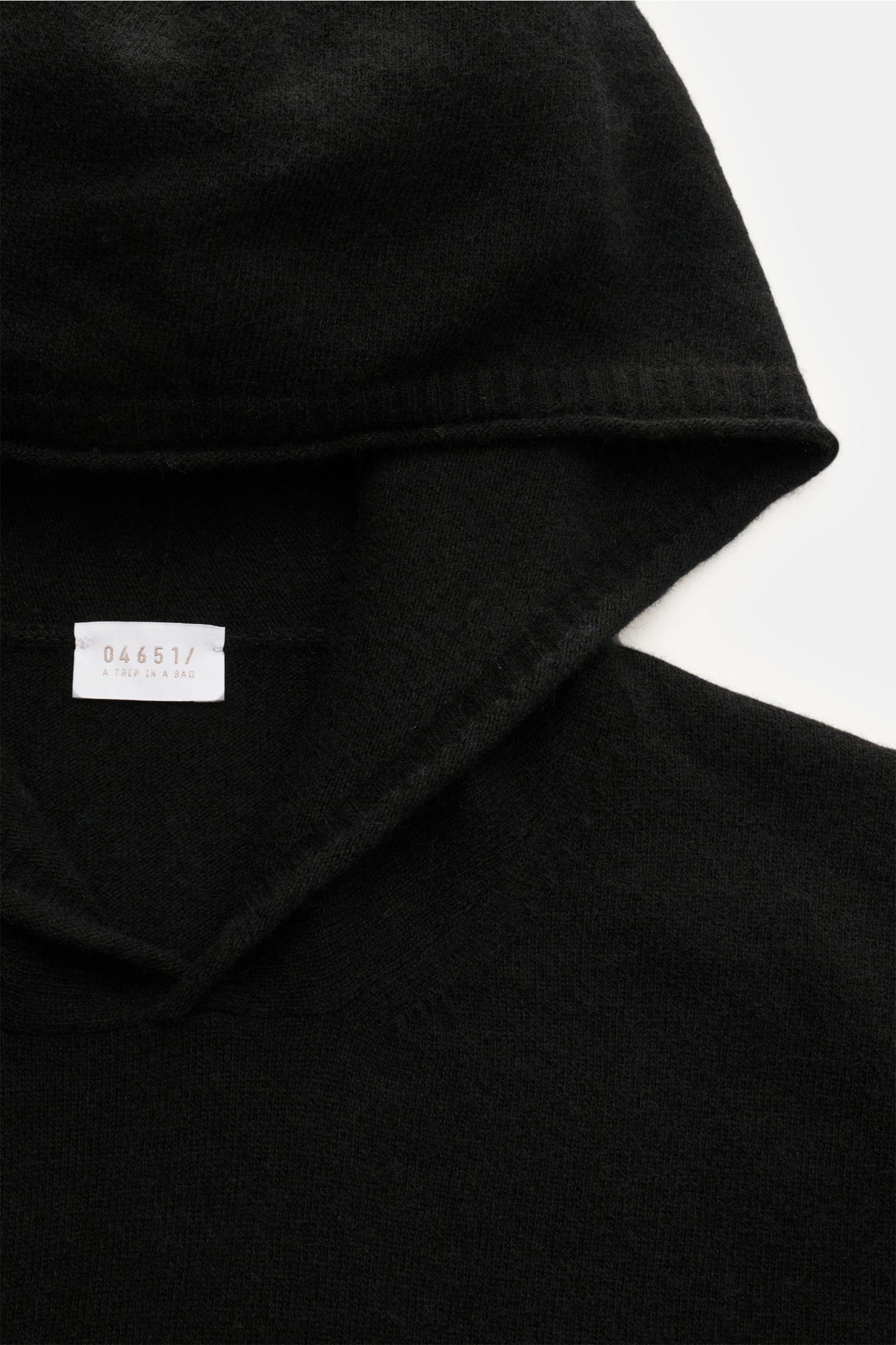 04651/ A trip in a bag Kapuzenpullover schwarz