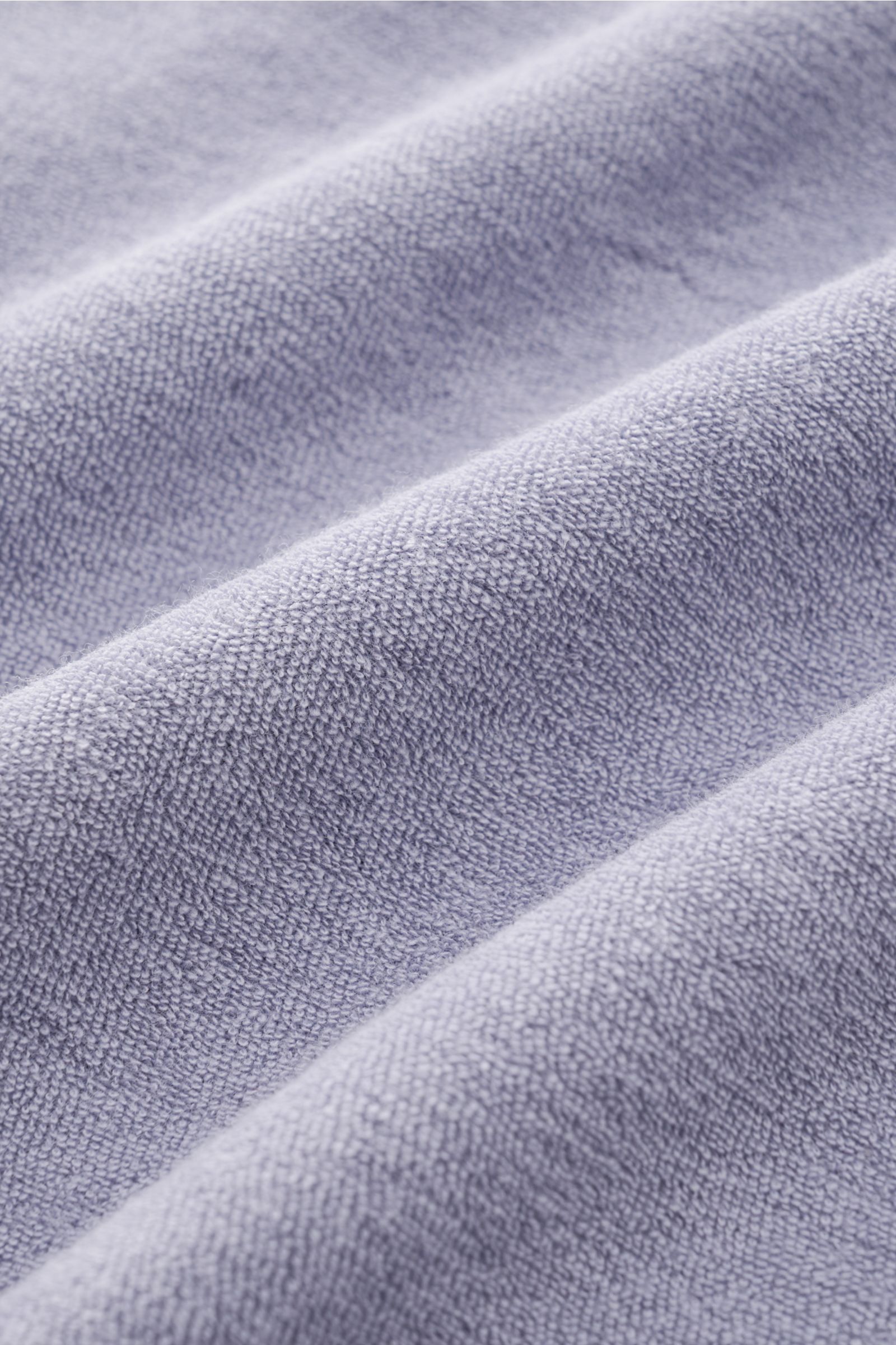 04651/ A trip in a bag Frottee-Kapuzenpullover 'Terry' lavender in Nahaufnahme, reine Baumwoll-Frotteequalität mit weichem Griff, Regular Fit, Kapuze, Weblabel.