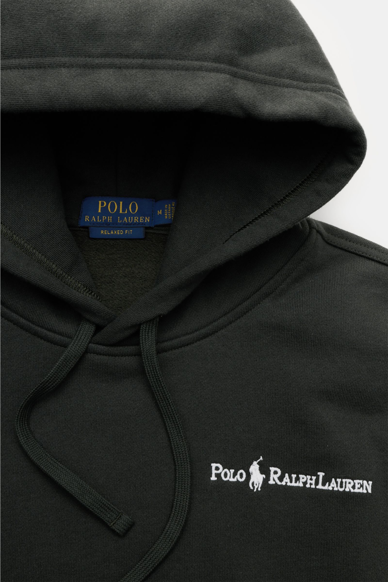 Polo Ralph Lauren Kapuzenpullover anthrazit mit Relaxed Fit, Kängurutasche und Logo-Stitching, Nahaufnahme von oben.