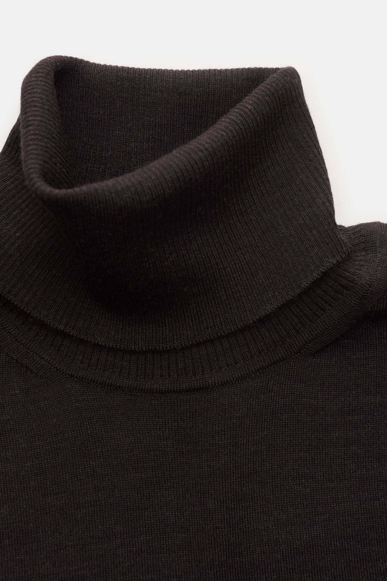 von Braun Merino fine knit turtleneck jumper dark brown