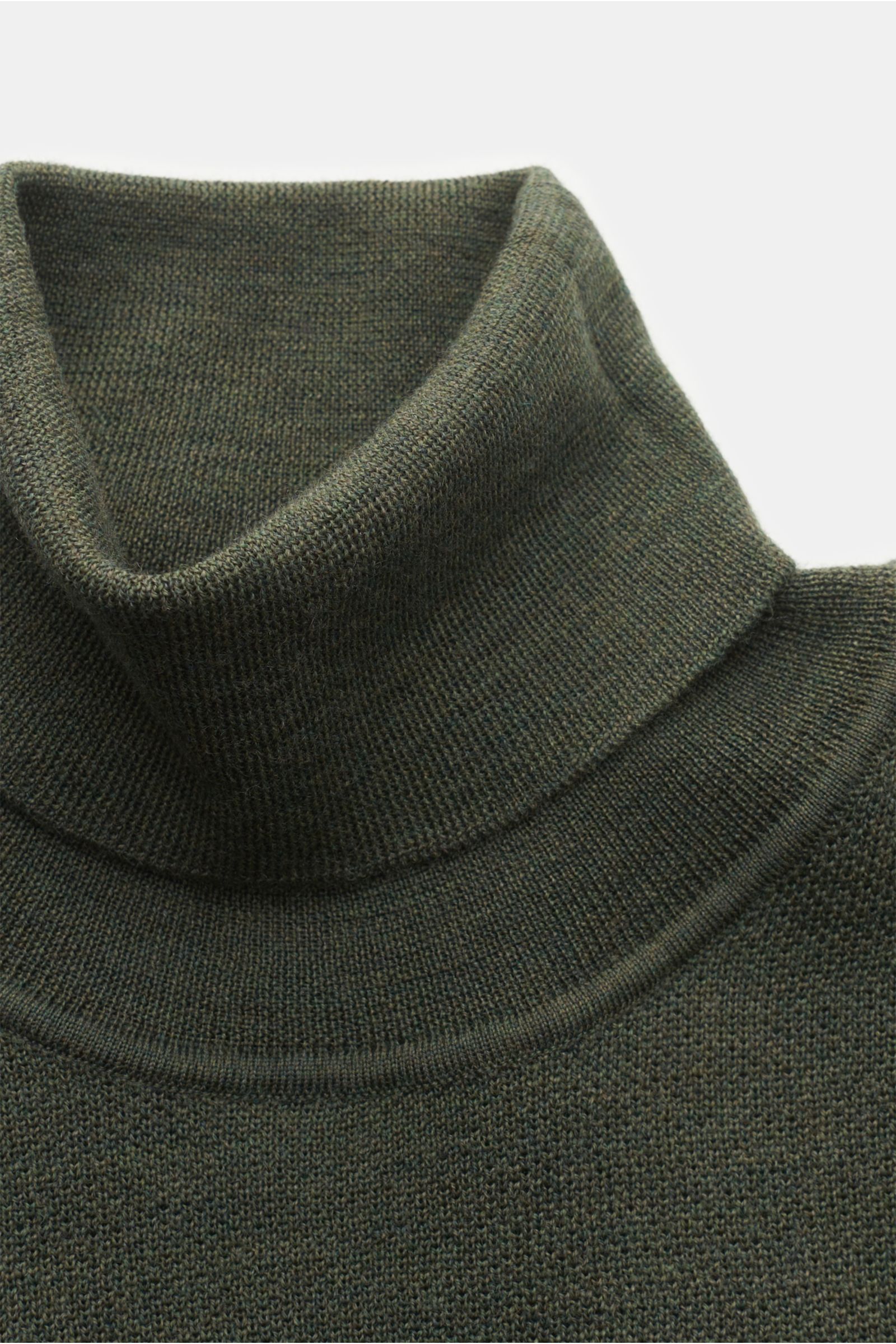 04651/ A trip in a bag Merino turtleneck jumper 'Oyster' dark green