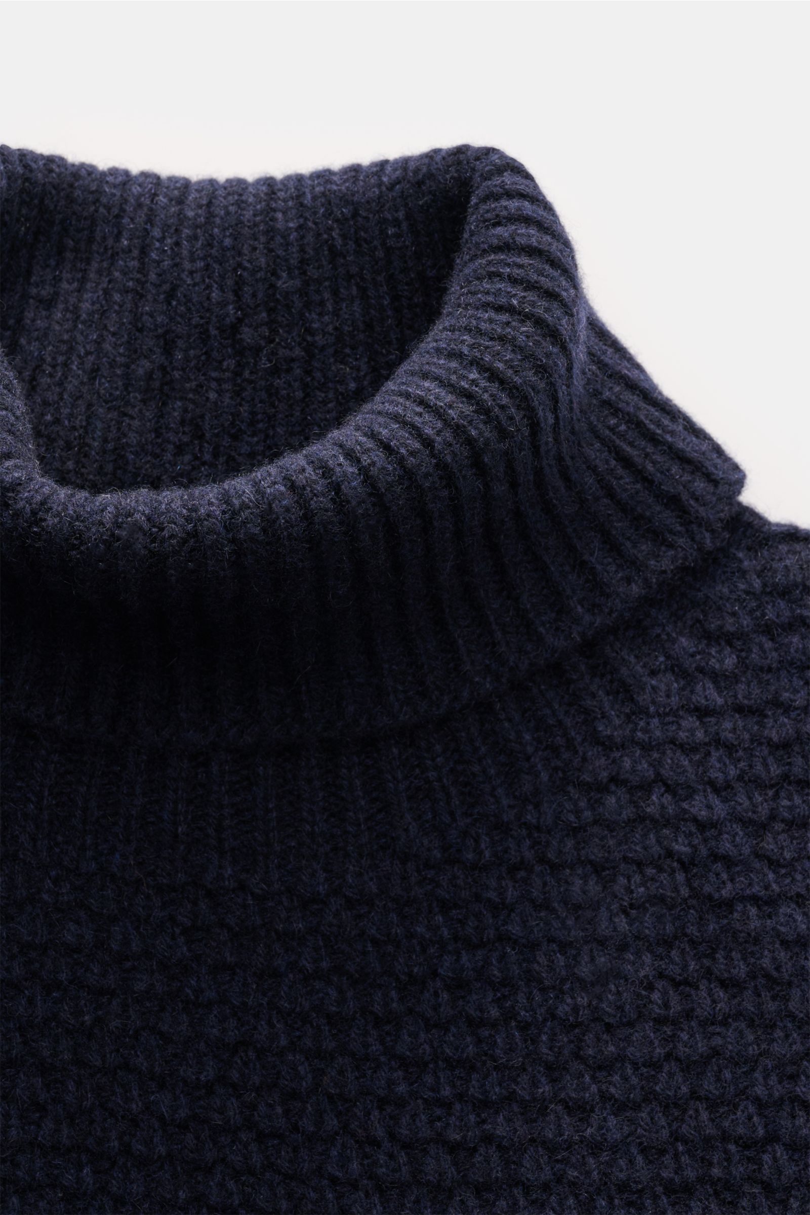 04651/ A trip in a bag Cashmere Rollkragenpullover navy