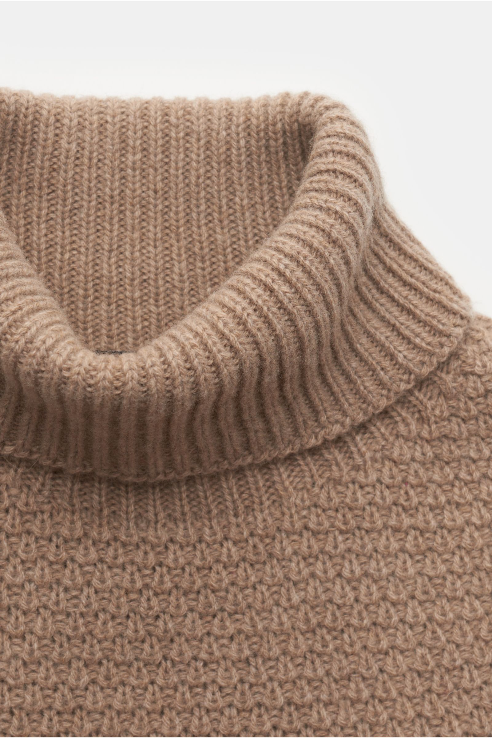 04651/ A trip in a bag Cashmere turtleneck jumper beige mottled