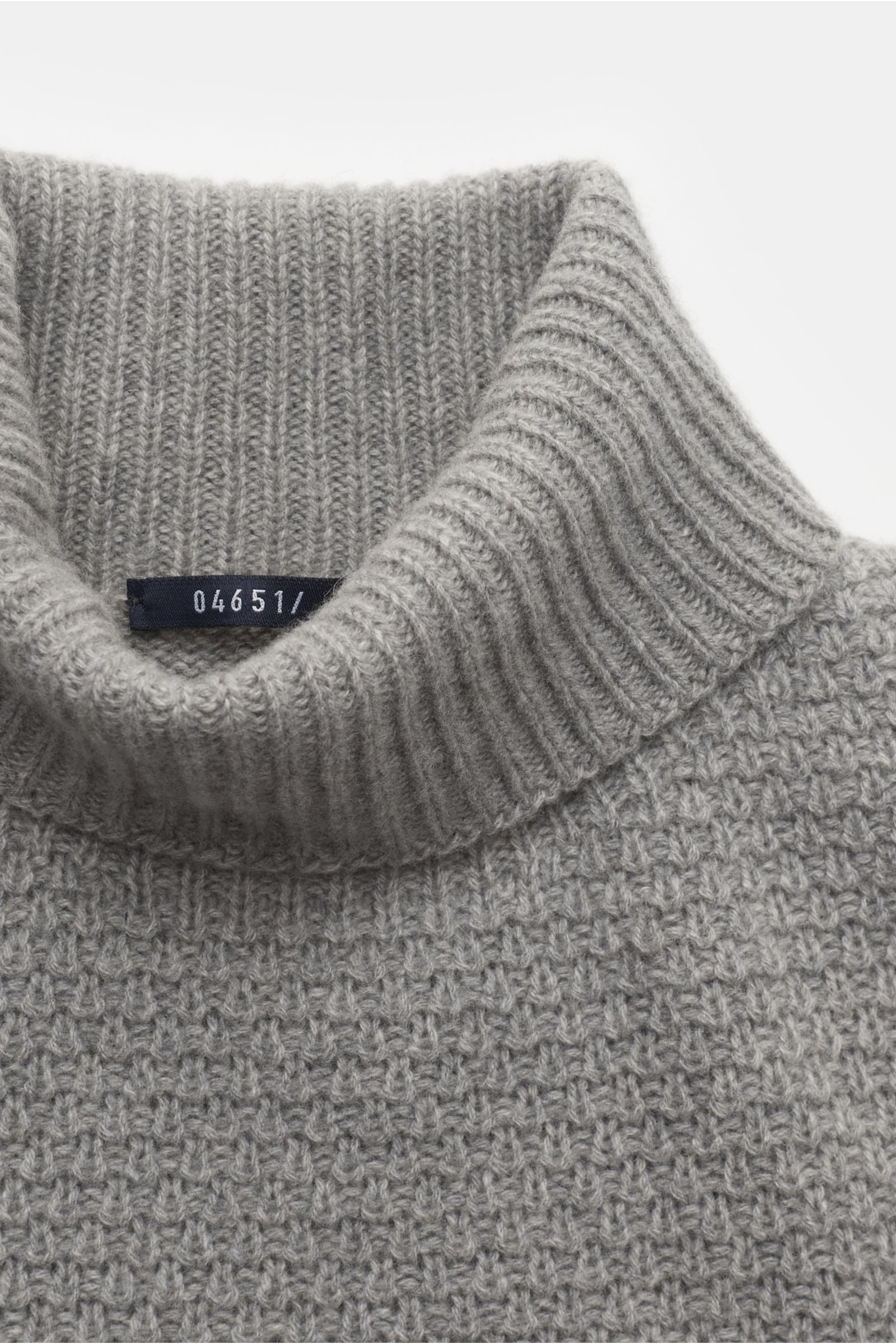 04651/ A trip in a bag Cashmere turtleneck jumper grey
