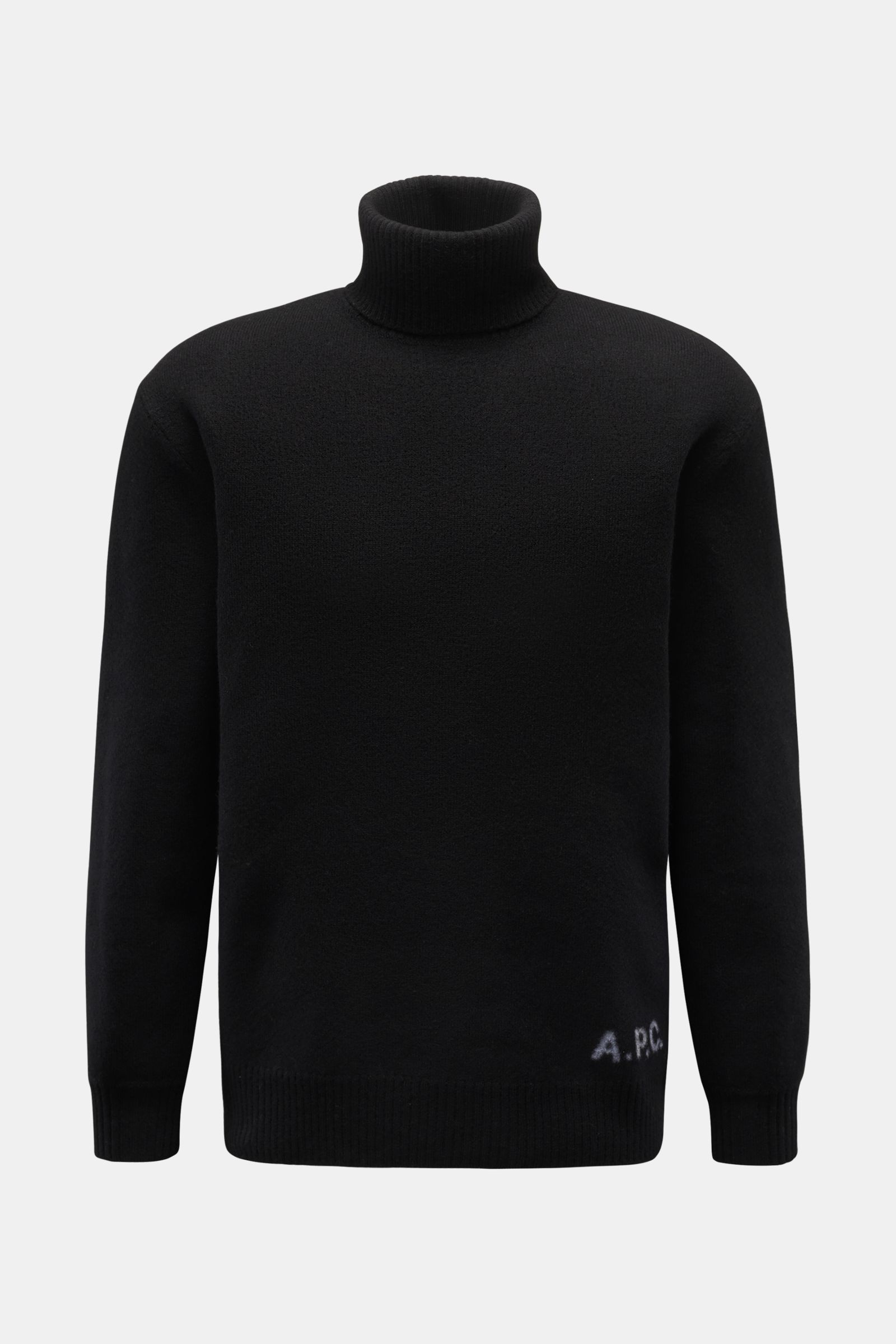 Front view of A.P.C. Rollkragenpullover 'Walter' schwarz, a black turtleneck sweater made of reine Wolle with weicher Griff, mittelfeines Strickbild, Regular Fit, anliegender Rollkragen aus Rippstrick, flexible Rippbündchen, and a dezentes Logo auf der Vo