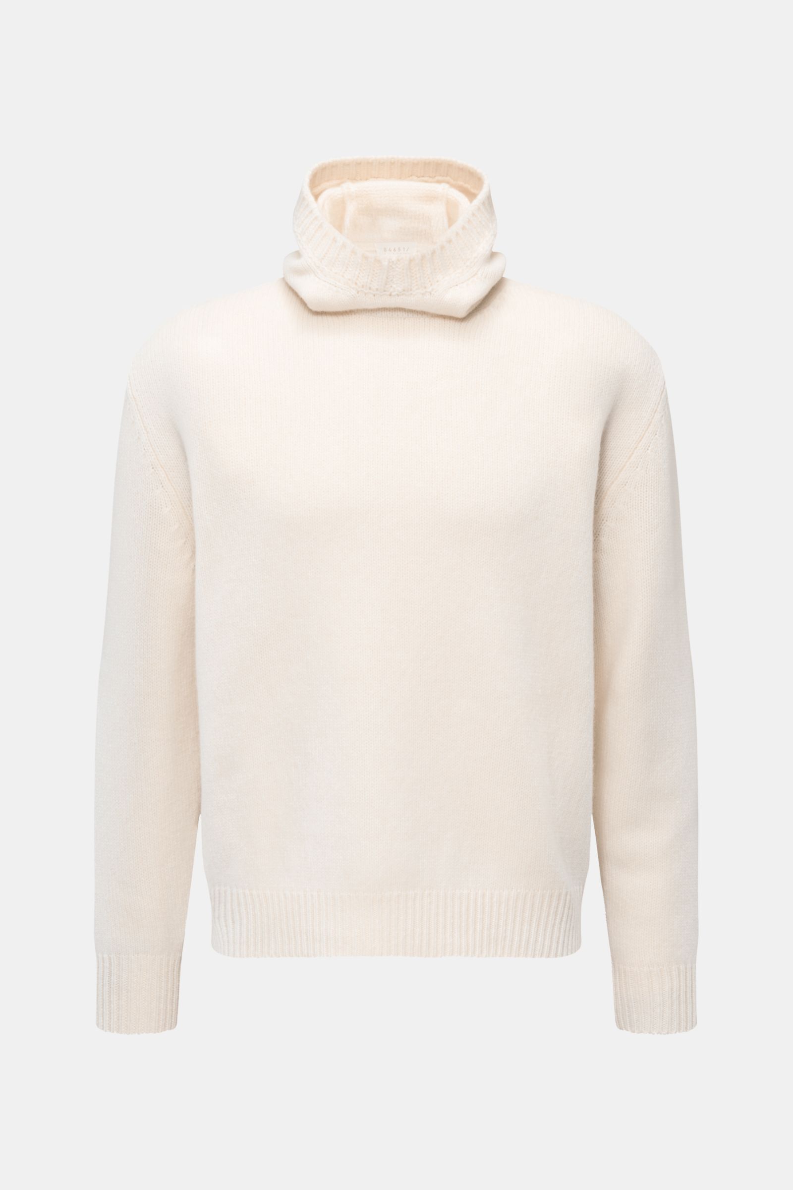 Frontale Aufnahme des offwhite 04651/ A trip in a bag Kapuzenpullovers aus Wolle und Cashmere, weicher Griff, mittelfeines Strickbild, Regular Fit, hoher Schalkragen mit Kapuze, breite Rippbündchen.