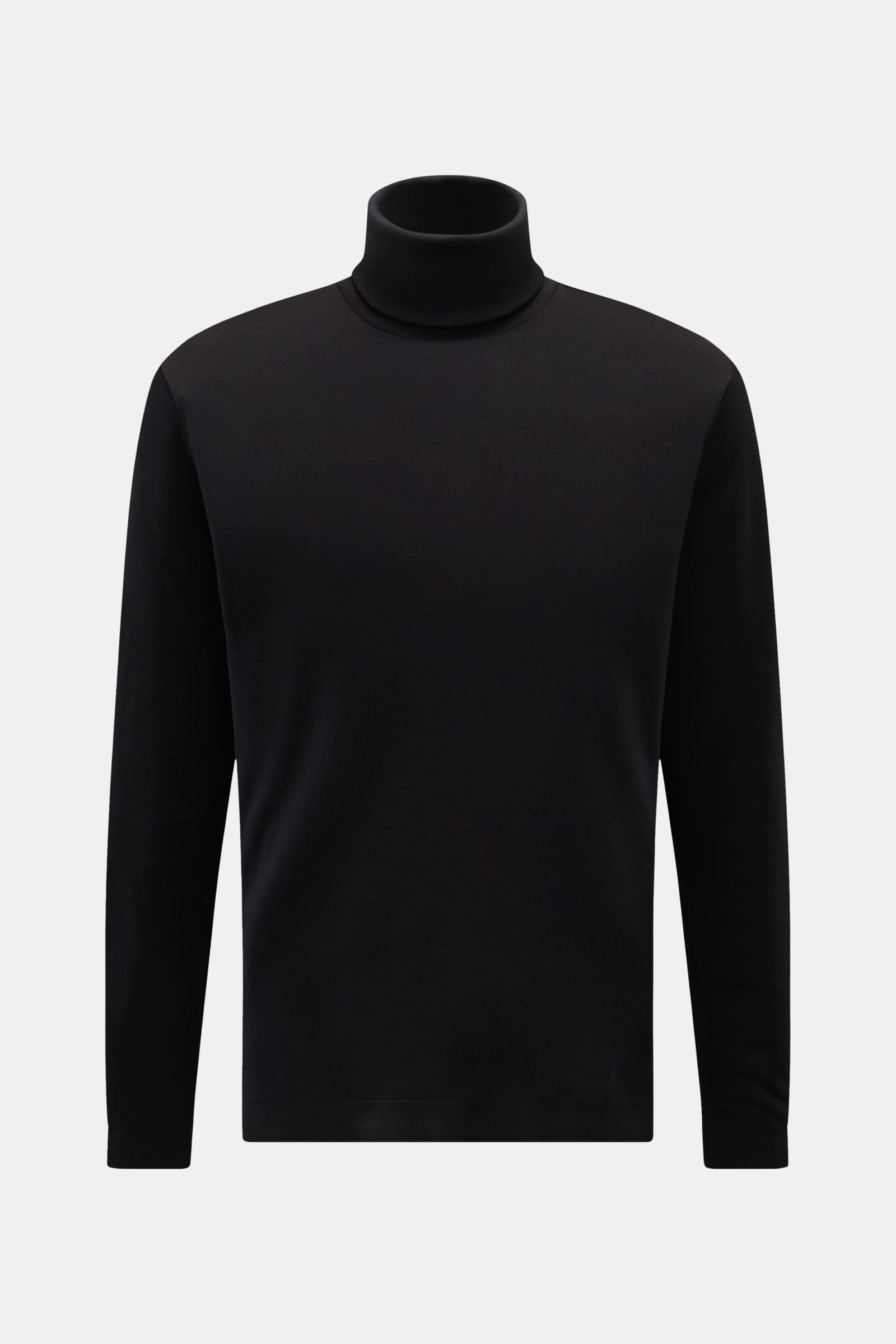 Front view of 04651/ A trip in a bag Rollkragenpullover 'Tp Turtle' schwarz, a black turtleneck sweater with regular fit and fine cotton piqué texture.

Description: Vielseitiges Essential: Mit seinem zeitlosen Design wird der Rollkragenpullover von 04