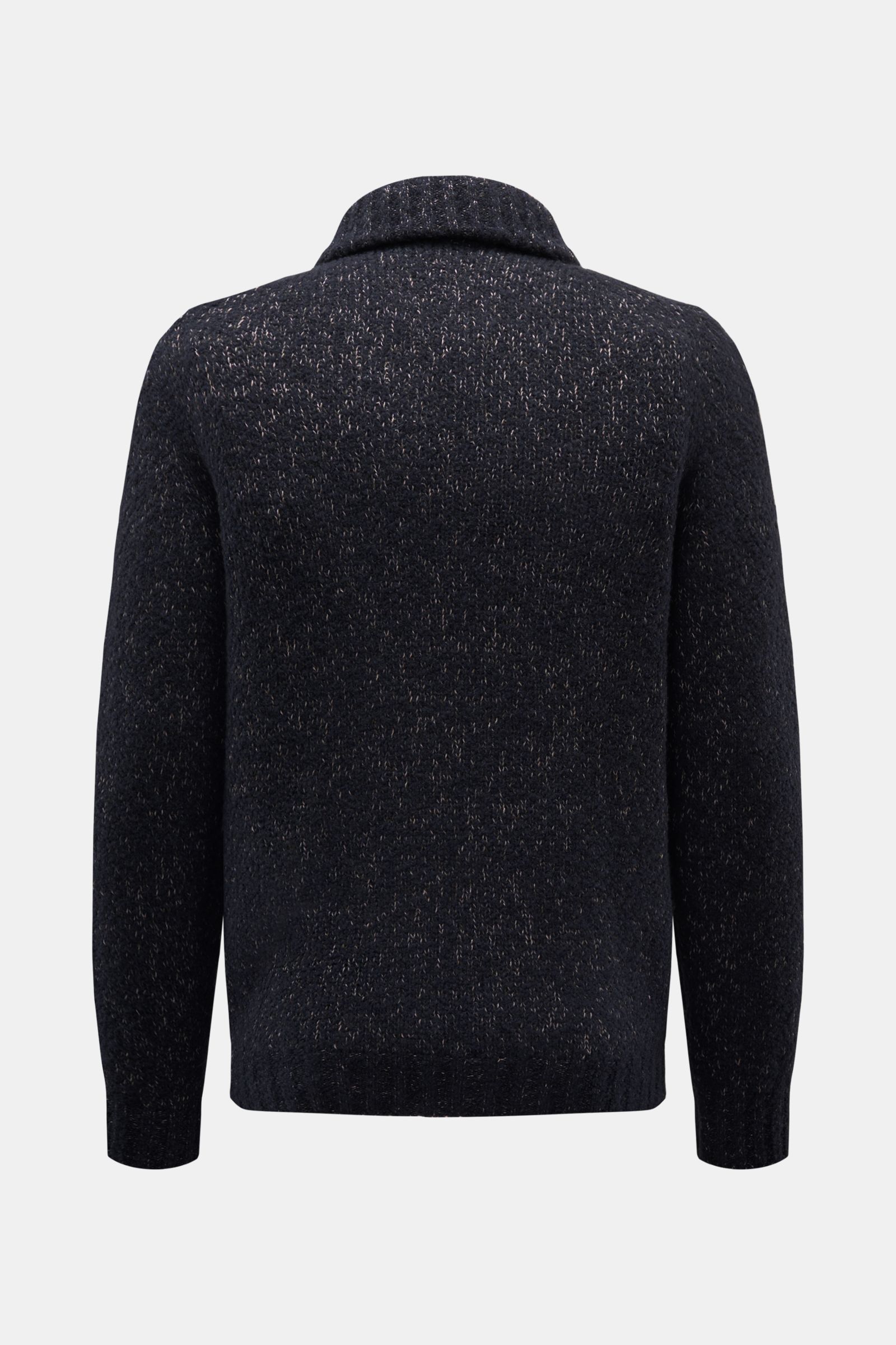 Back view of the 04651/ A trip in a bag Troyer 'Chunky Quarter Zip' navy meliert, a cozy winter sweater in a regular fit with a Troyer collar and zipper.

Description: Zeitloses Winter-Essential: Der Troyer von 04651/ A TRIP IN A BAG überzeugt mit sein