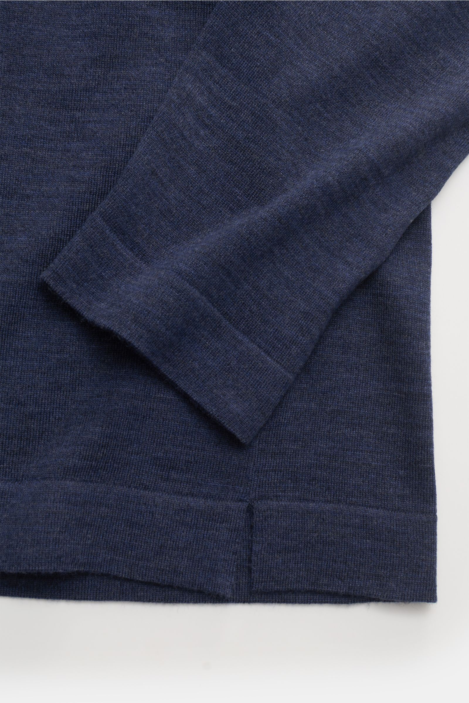 04651/ A trip in a bag Merino Feinstrick-Rundhalspullover graublau