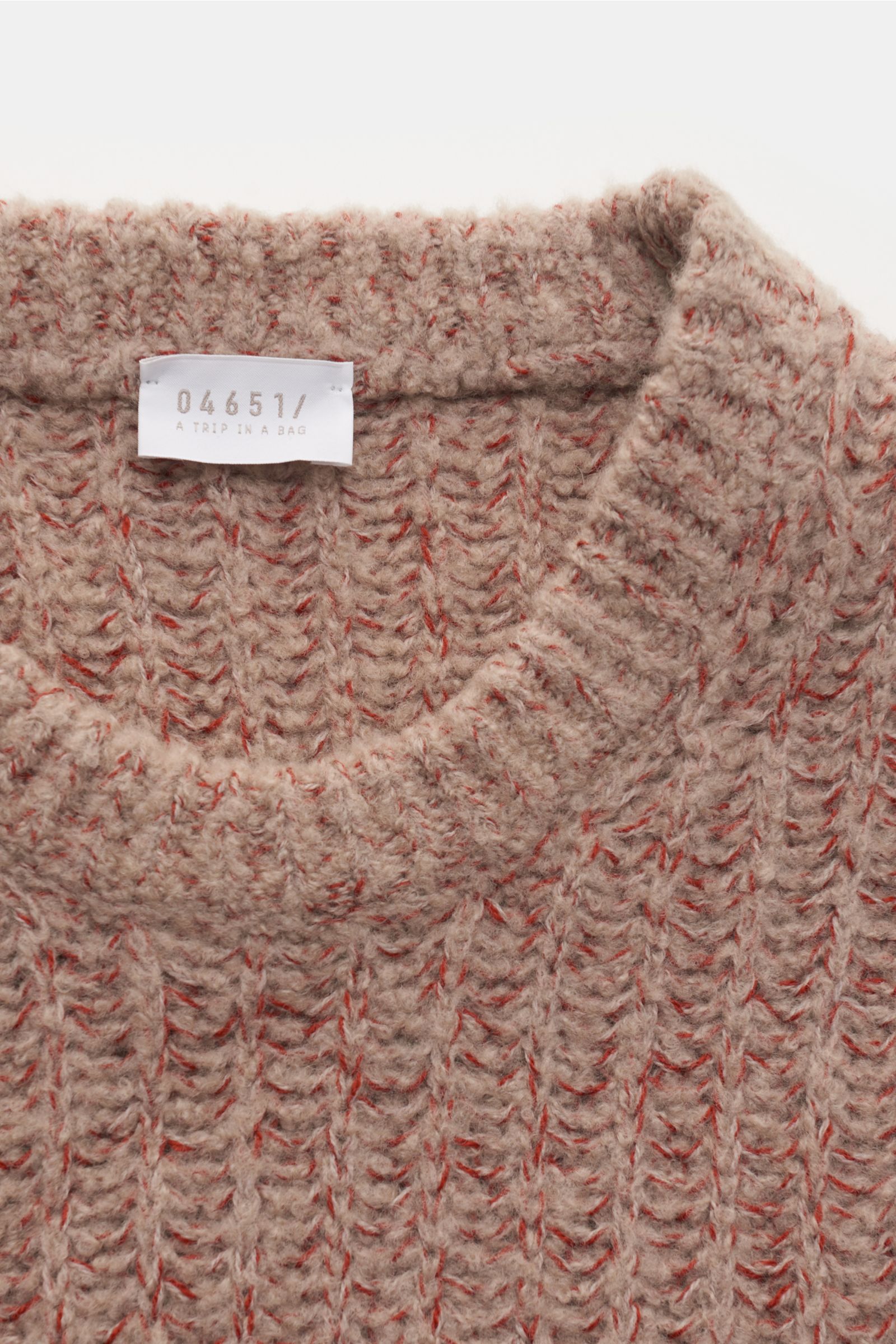 04651/ A trip in a bag Rundhalspullover 'Chunky Rib' beige/rostbraun