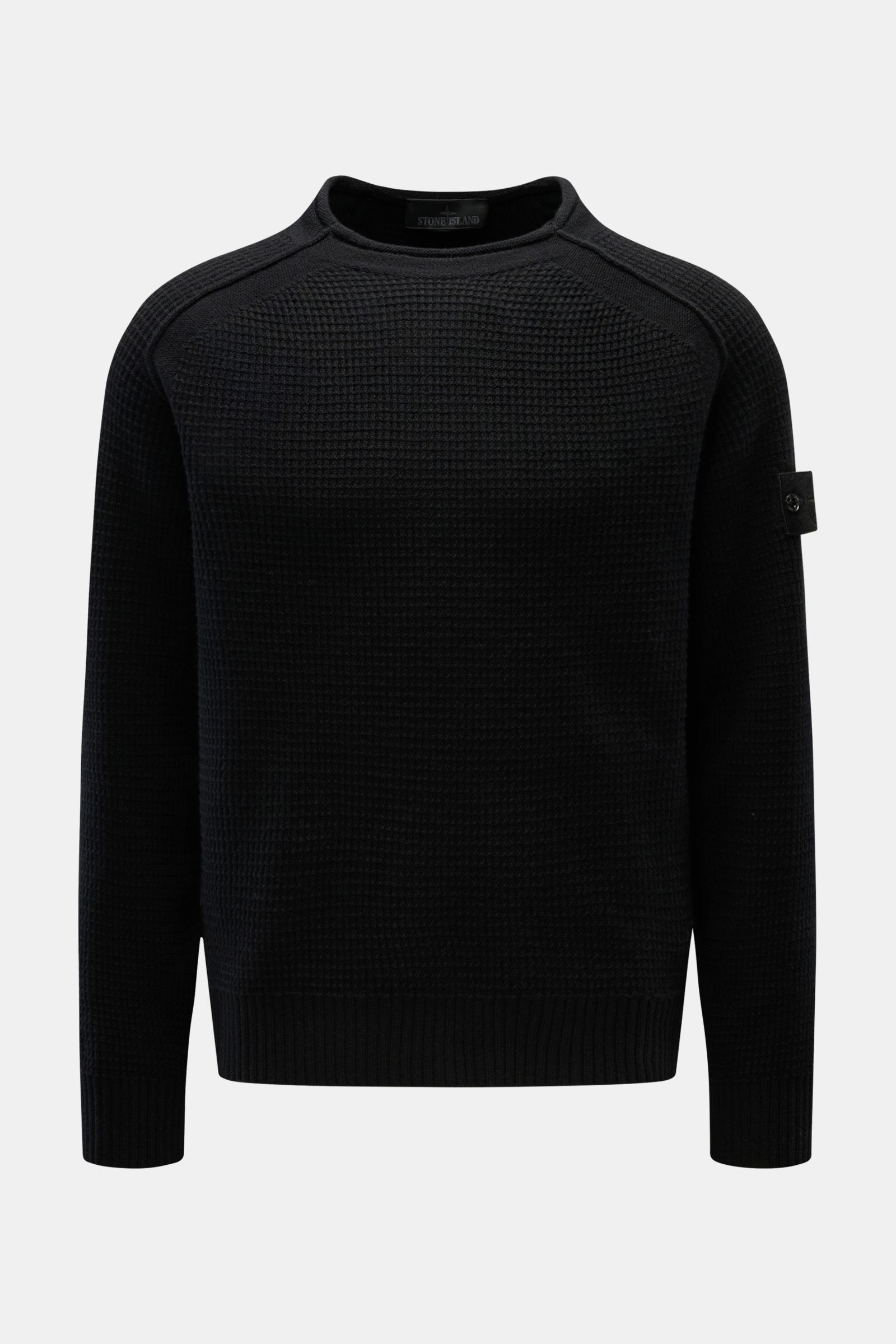Front view of Stone Island Crew neck jumper 'Ghost' black, a textured knit, oversized fit winter essential with raglan sleeves and compass badge.  

Description:  
A versatile winter essential: This crew neck jumper from the 'Ghost' capsule collection 