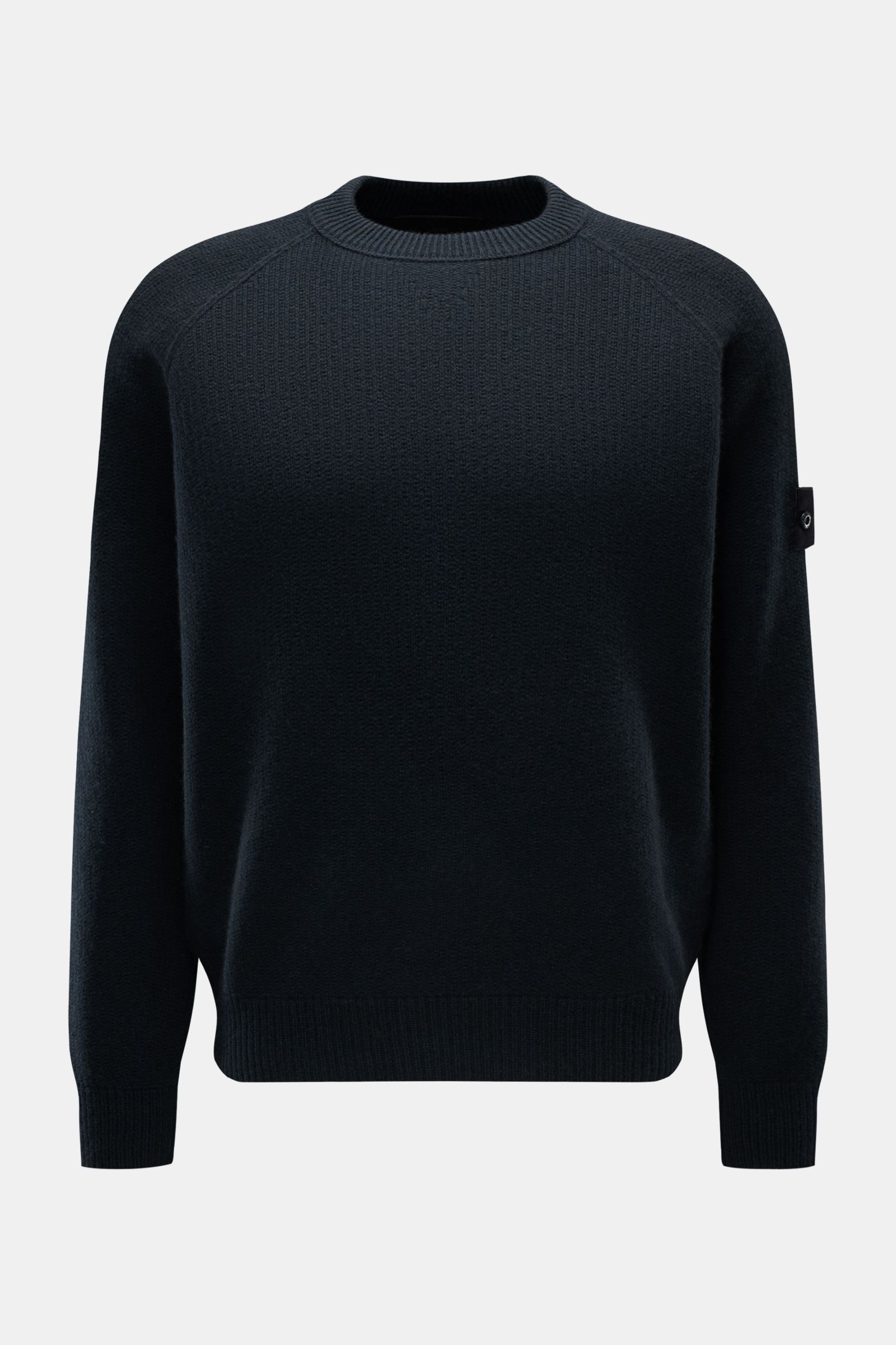 Stone Island Cashmere Rundhalspullover 'Ghost' navy, frontale Nahaufnahme, urbaner Winterlook, reiner Cashmere, weicher Griff, Regular Fit, Raglanärmel, Kompass-Badge am Oberarm.