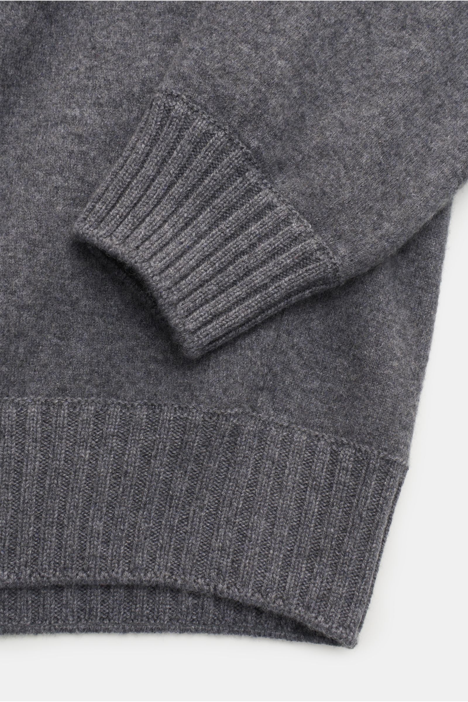 Gran Sasso Cashmere crew neck jumper dark grey mottled shown from close-up top view, highlighting ribbed bands, pure cashmere, soft feel, slightly fulled fabric, fine knit, regular fit, crew neck.