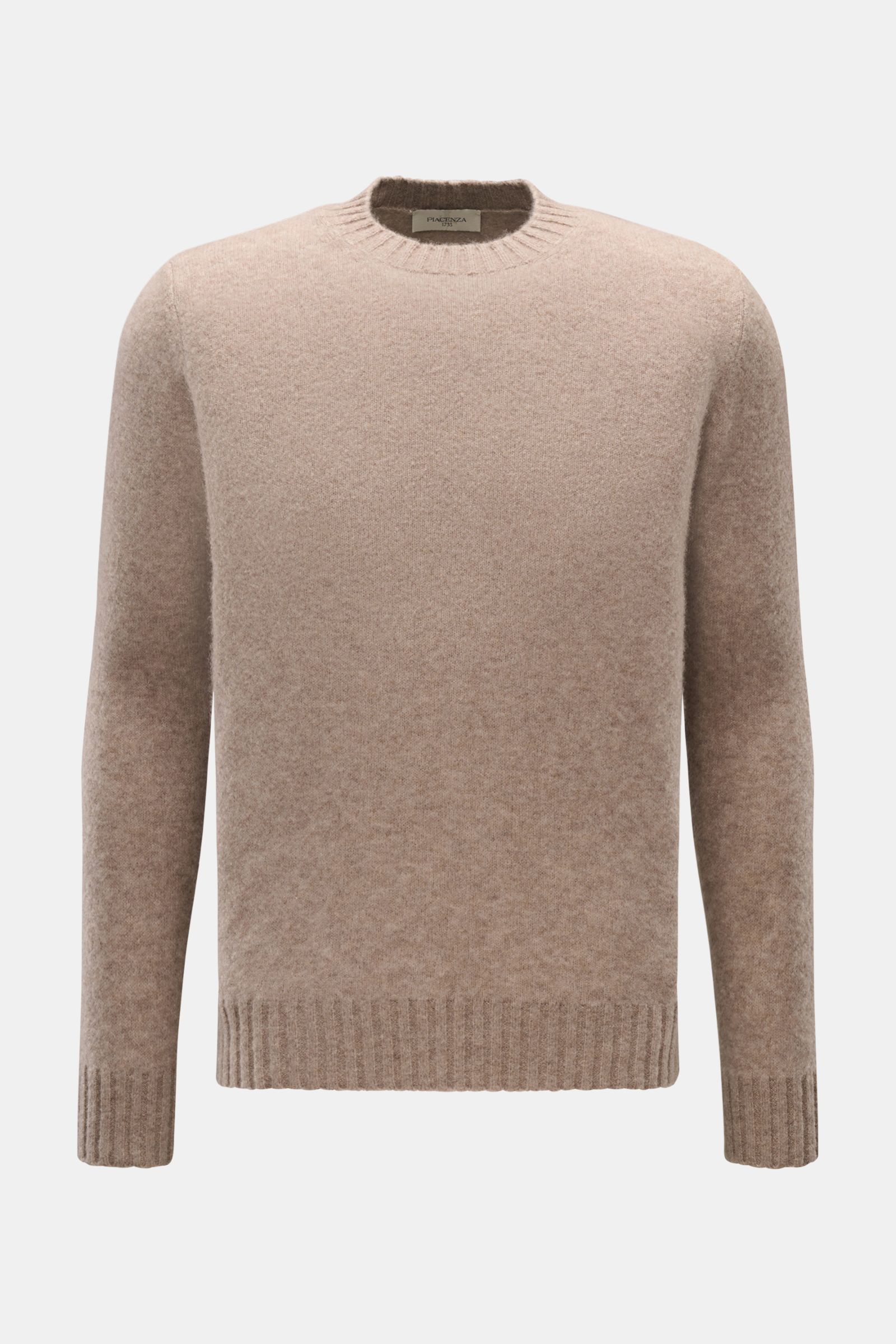 Front view of the Piacenza 1733 Rundhalspullover beige, a slim fit round neck sweater made from a soft mix of cashmere, silk, and microfiber with medium-fine knit, ribbed cuffs, and hem. Der wohl softeste Rundhalspullover der Saison kommt aus der itali
