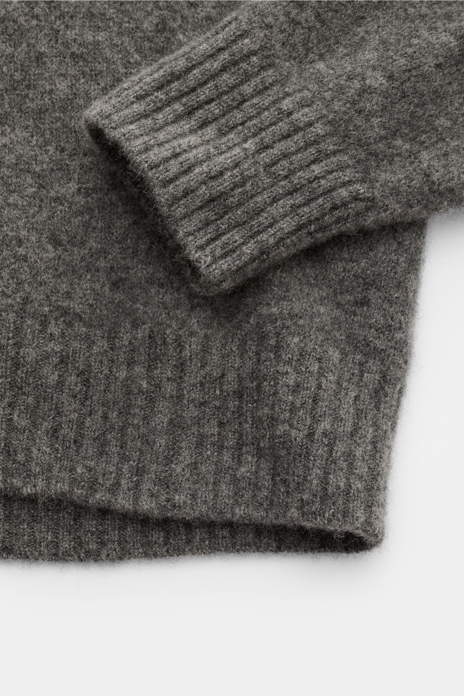 Filippo de Laurentiis Rundhalspullover dunkelgrau meliert, Detailaufnahme von Ärmel und Saum, Mix aus Cashmere, Seide, Microfaser, Slim Fit, Rundhalsausschnitt, weicher Griff.