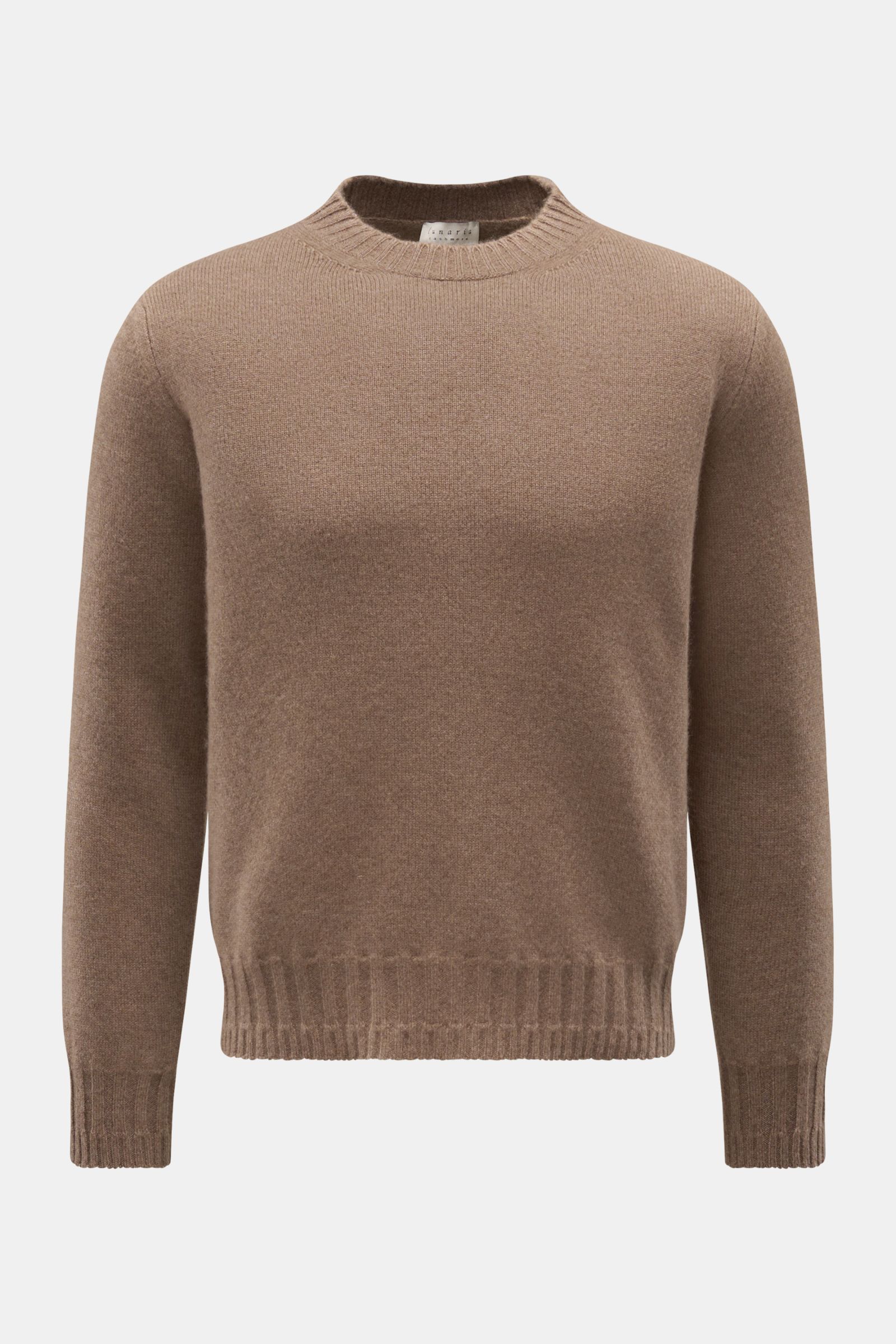 Front view of Lunaria Cashmere Cashmere Rundhalspullover creme, a slim fit sweater made of reiner Cashmere with very soft touch, fine knit pattern, round neckline, and flexible ribbed cuffs and hem.