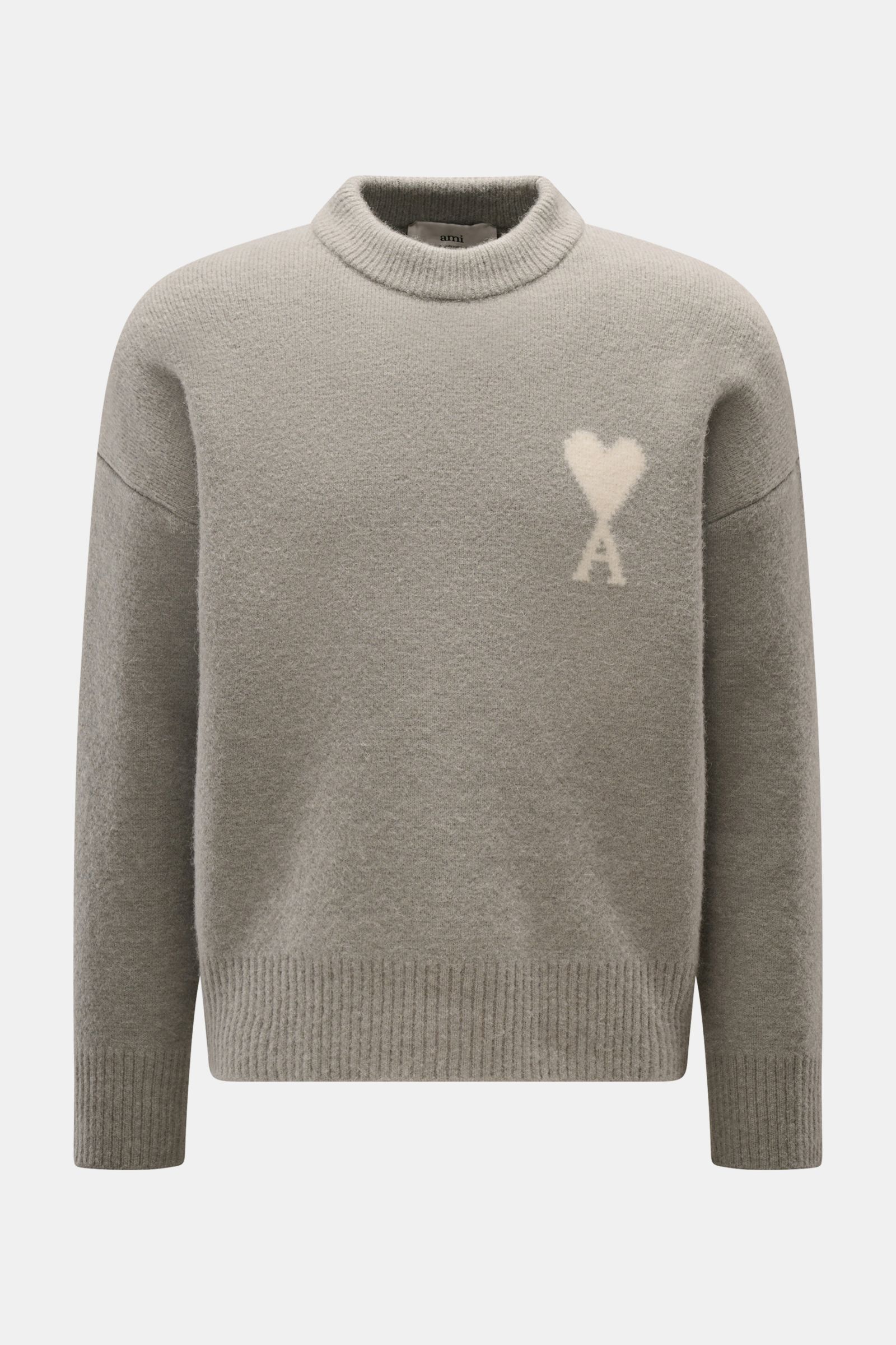 Front view of Ami Paris Rundhalspullover grau, a cozy oversized unisex sweater with a round neckline, elastic alpaca-wool blend knit, soft feel, volumous fine knit texture, ribbed cuffs, and a large heart logo knitted on the chest. Legerer Luxus für kalte