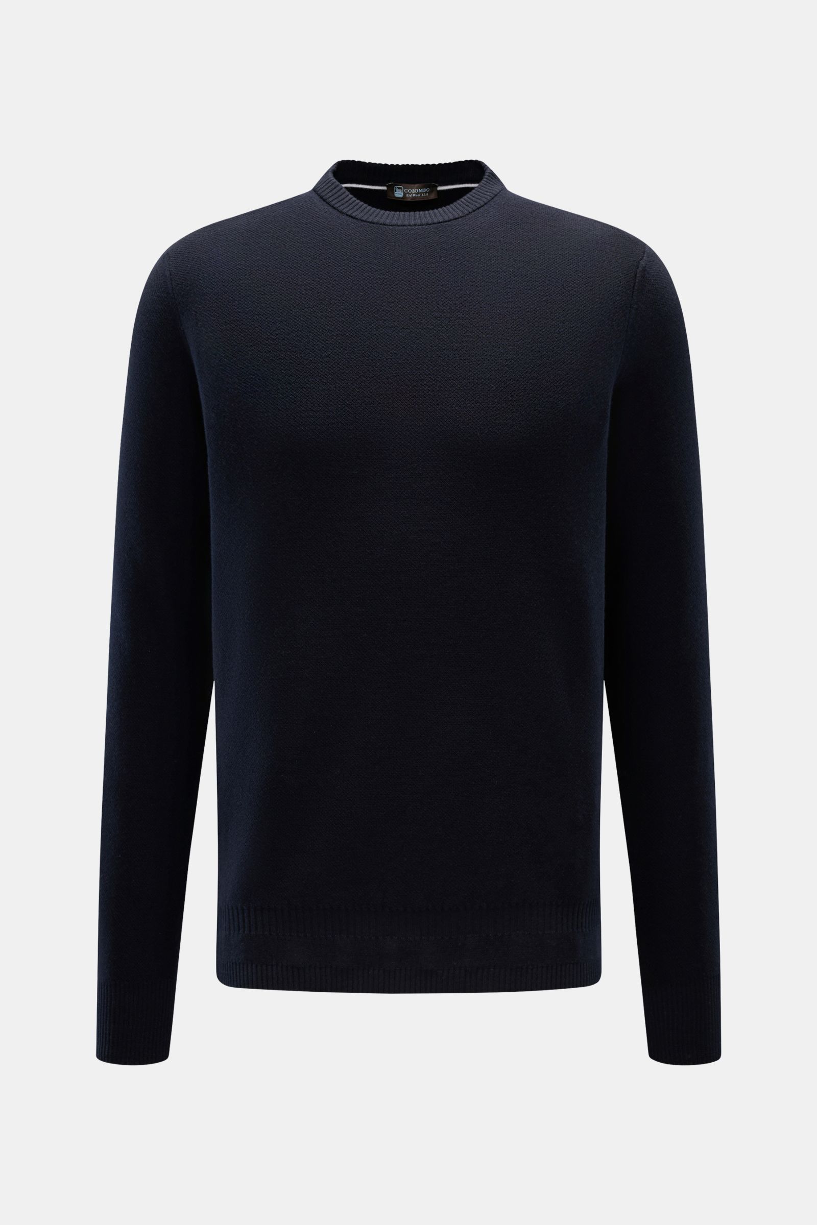 Front view of Colombo Rundhalspullover navy, a regular fit sweater in pure Kid Wool with soft touch, fine textured knit, round neckline, and flexible ribbed cuffs. Stilsicher durch die kalte Jahreszeit: Mit dem zeitlosen Rundhalspullover des italienischen