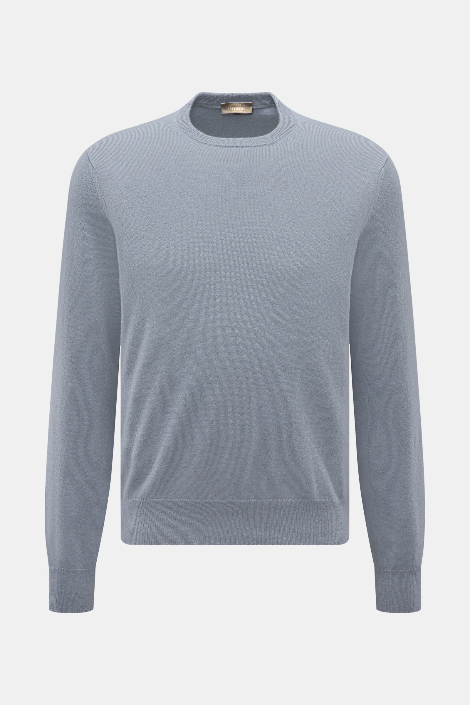 Cruciani Cashmere Rundhalspullover rauchblau, Slim Fit, feines Strickbild, Rundhalsausschnitt, elastische Bündchen, frontal fotografiert, aus reinem Cashmere.