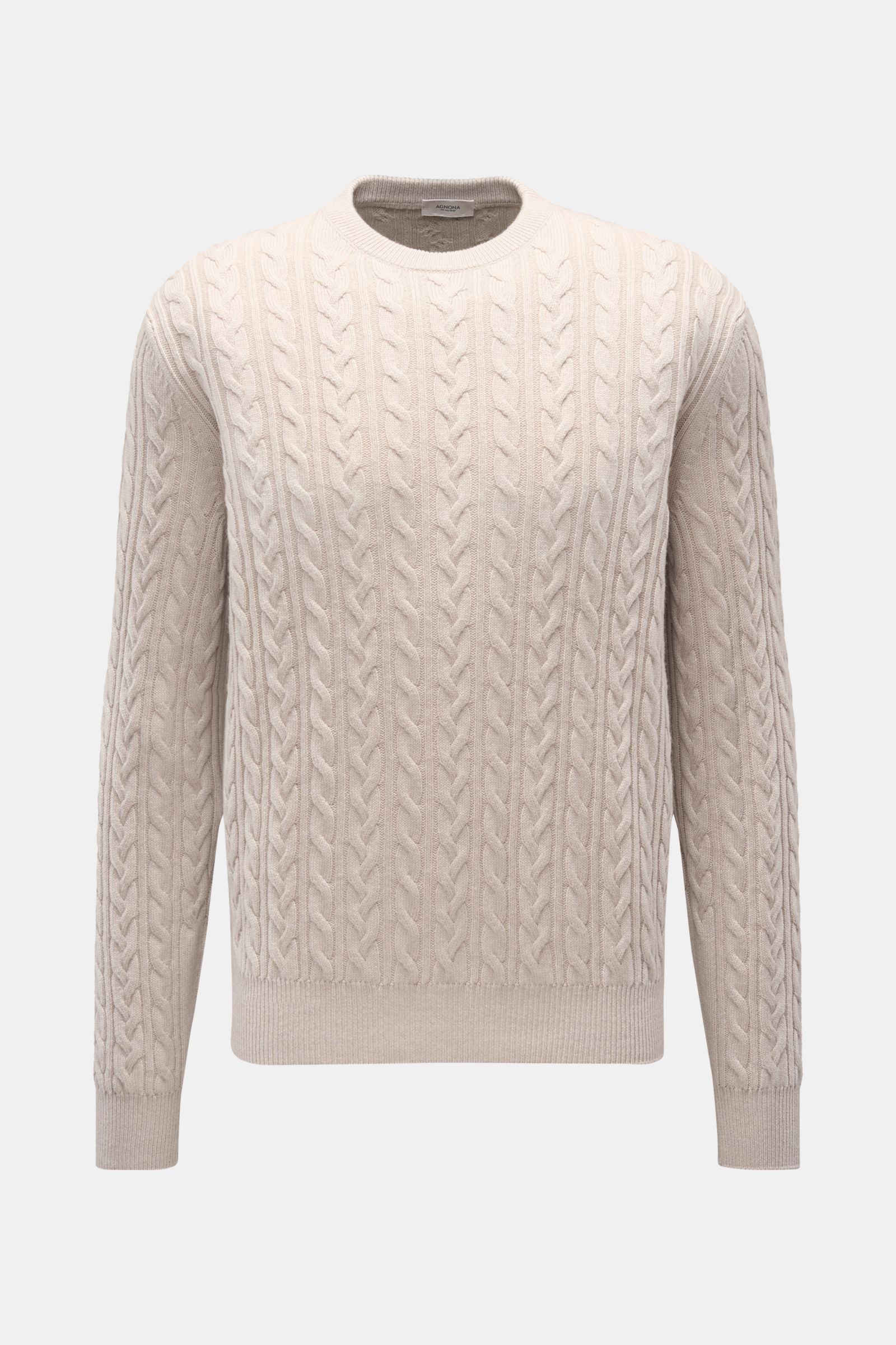 Agnona Cashmere Rundhalspullover beige, frontale Nahaufnahme, Zopfstrickmuster, reiner Cashmere, weicher Griff, Regular Fit, Rundhalsausschnitt, flexible Rippbündchen, kleines Metall-Logo.