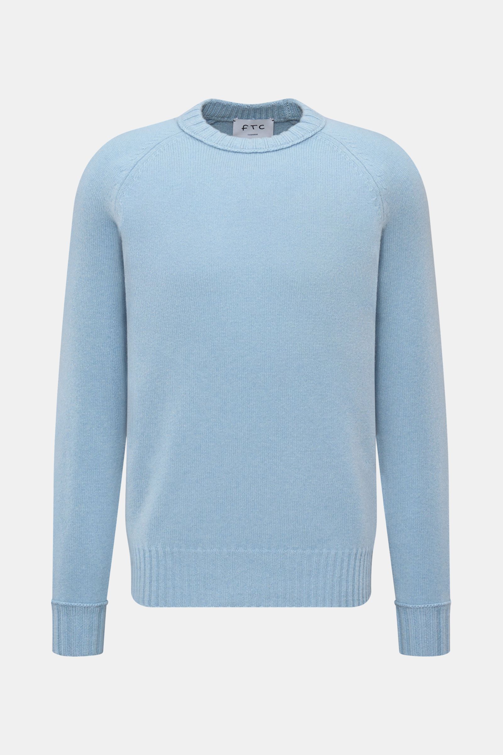 Front view of FTC Cashmere crew neck jumper light blue, pure fair trade cashmere, OEKO-TEX® certified, very soft feel, medium-fine knit, slim fit, crew neck, raglan sleeves, comfortable ribbed bands.