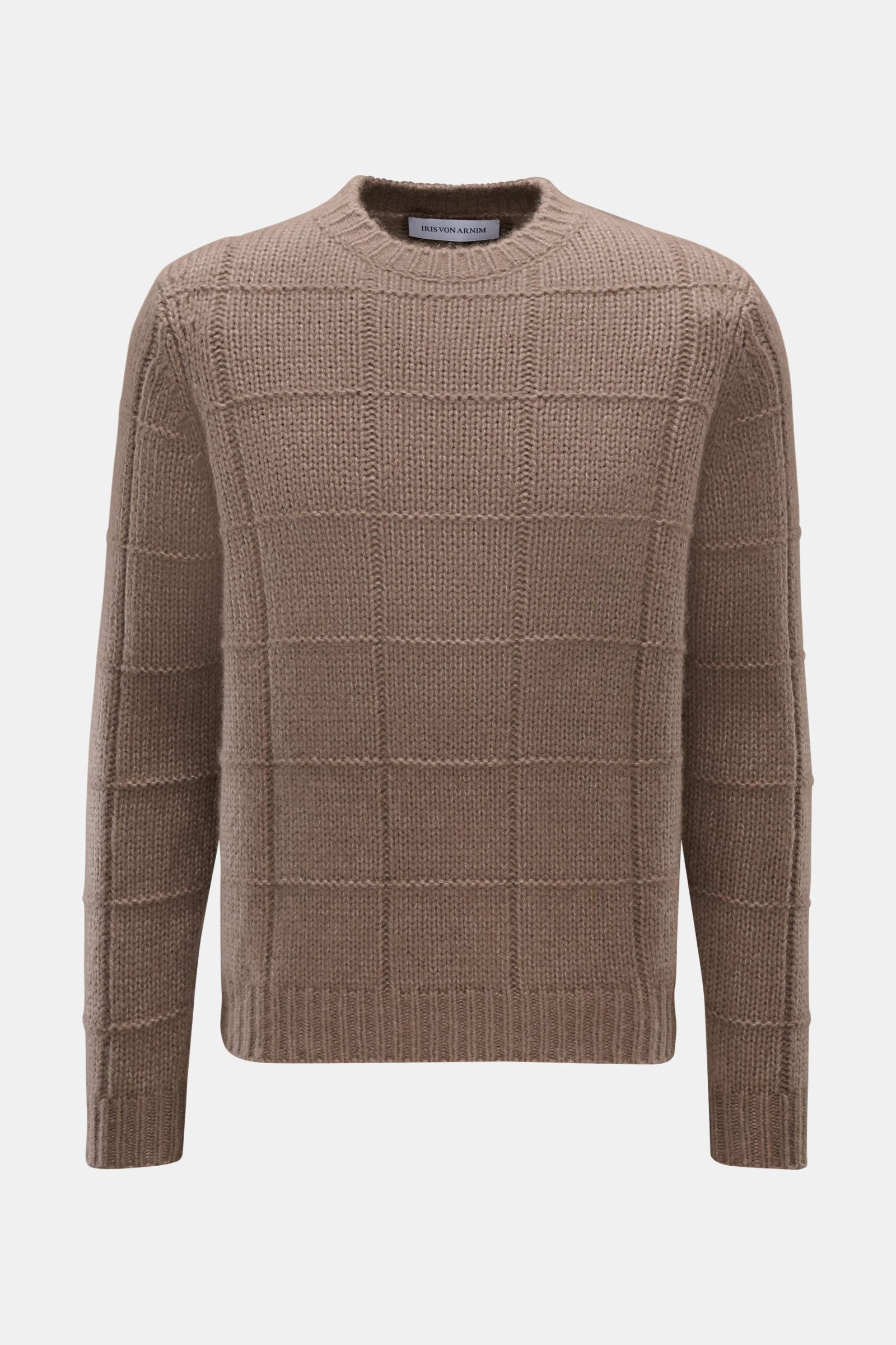 Front view of Iris von Arnim Uomo Cashmere Rundhalspullover 'Willy' grau meliert in beige, reiner Cashmere, sehr weicher Griff, mittelfeines Strickbild, Patent-Strickmuster, Regular Fit, Rundhalsausschnitt, komfortable Rippbündchen.