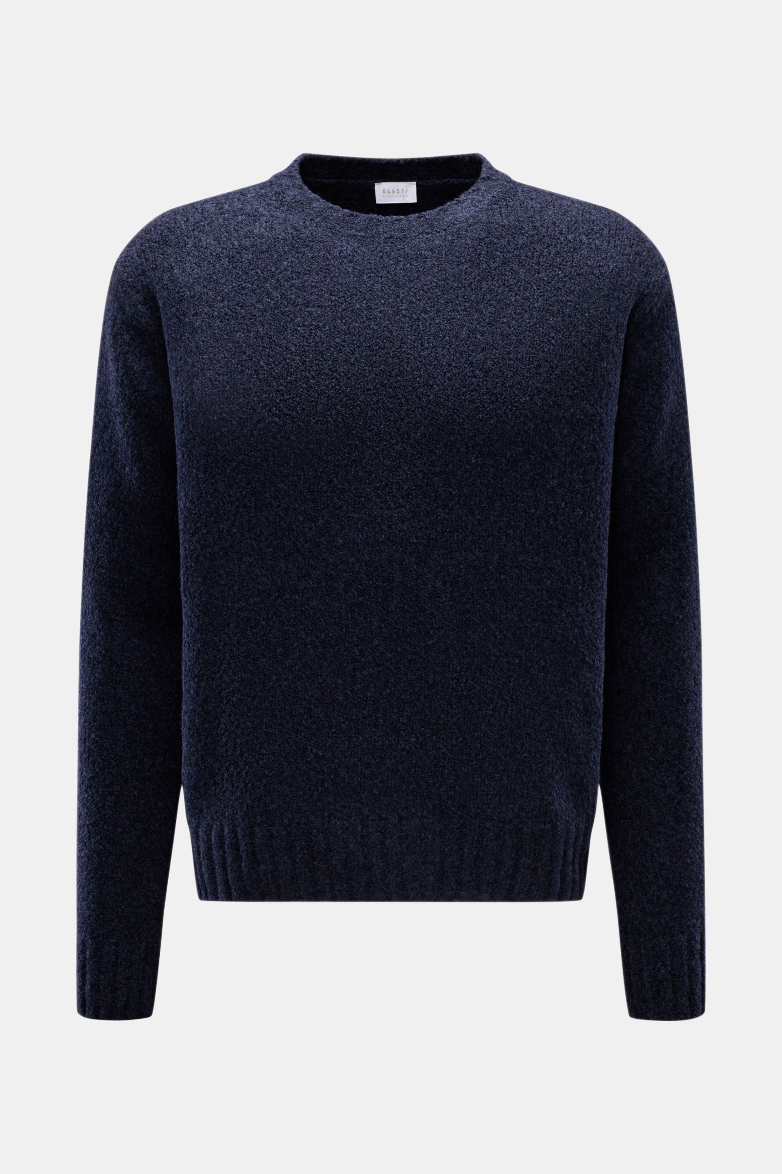 Front view of the 04651/ A trip in a bag Rundhalspullover 'Grainy Crew' navy, a slim fit, navy blue crewneck sweater with soft boucle wool blend and flexible ribbed cuffs.

Description: Inspiriert von den Kontrasten Finnlands – wo zeitloses Design und 