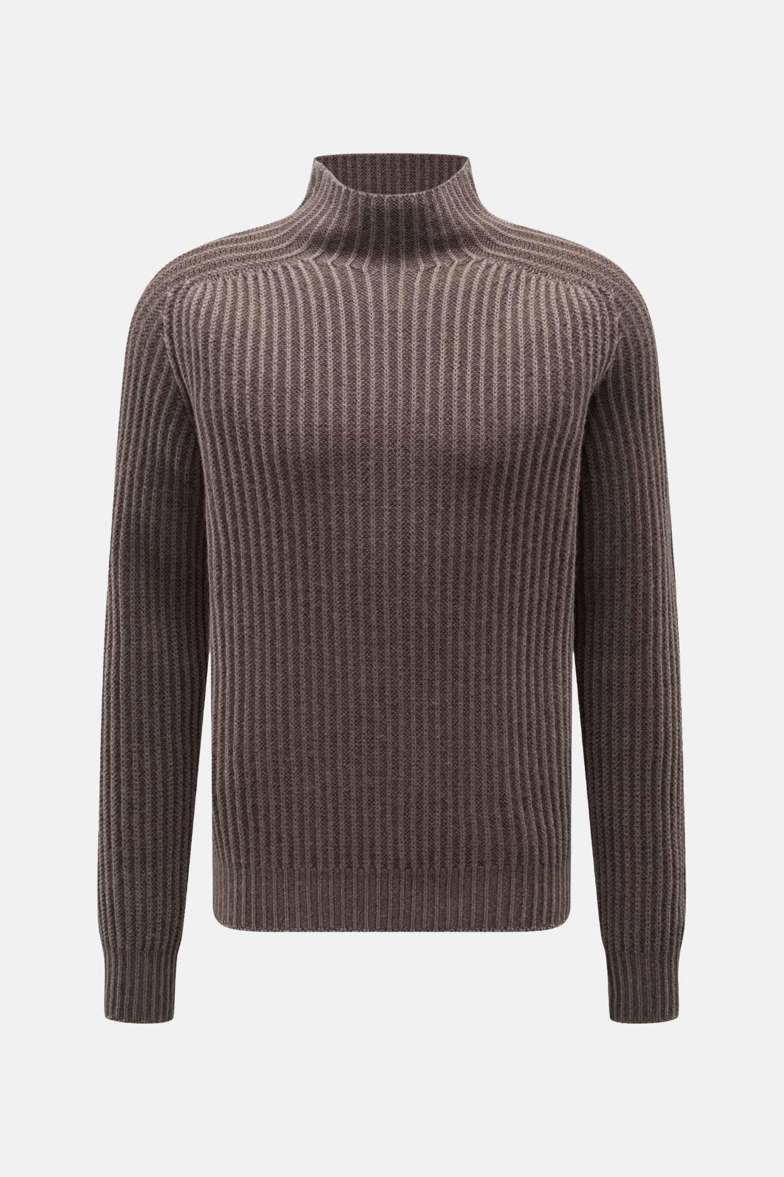 04651/ A trip in a bag Mock Neck Pullover 'Foggy Mock' graubraun, frontal, Slim Fit, Stehkragen, weiche reine Wolle, grobes Rippstrickmuster, garment dyed.