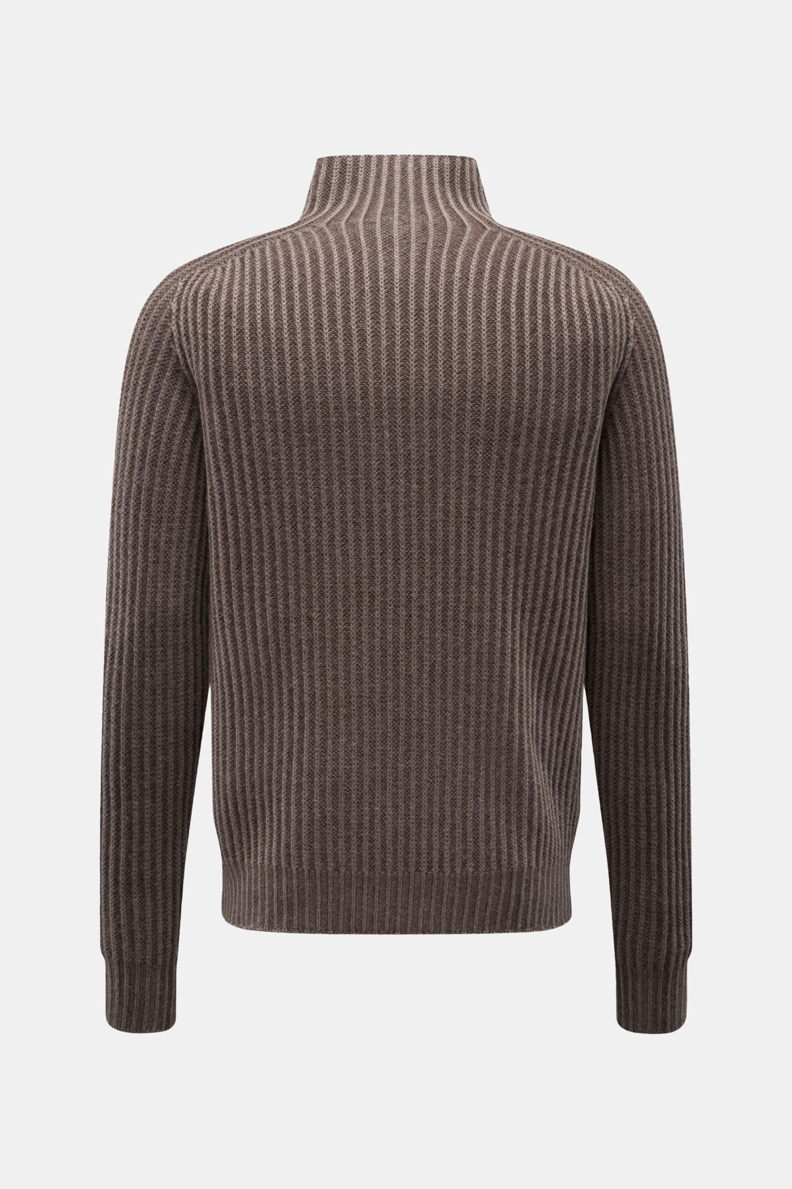 04651/ A trip in a bag Mock Neck Pullover 'Foggy Mock' graubraun, Rückansicht, Slim Fit Stehkragen, Rippstrick, reine Wolle, weicher Griff.